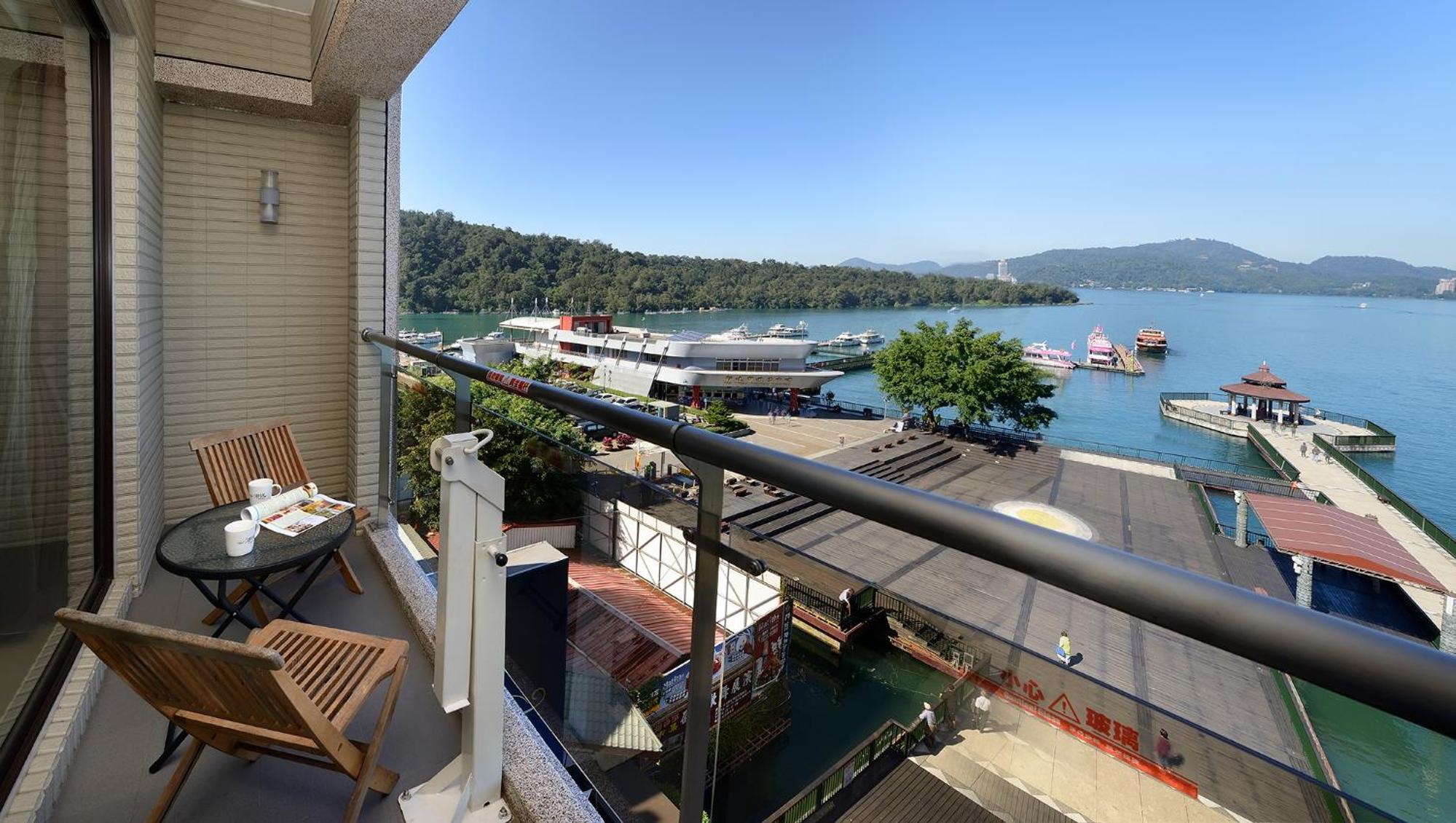Hu Yue Lakeview Hotel