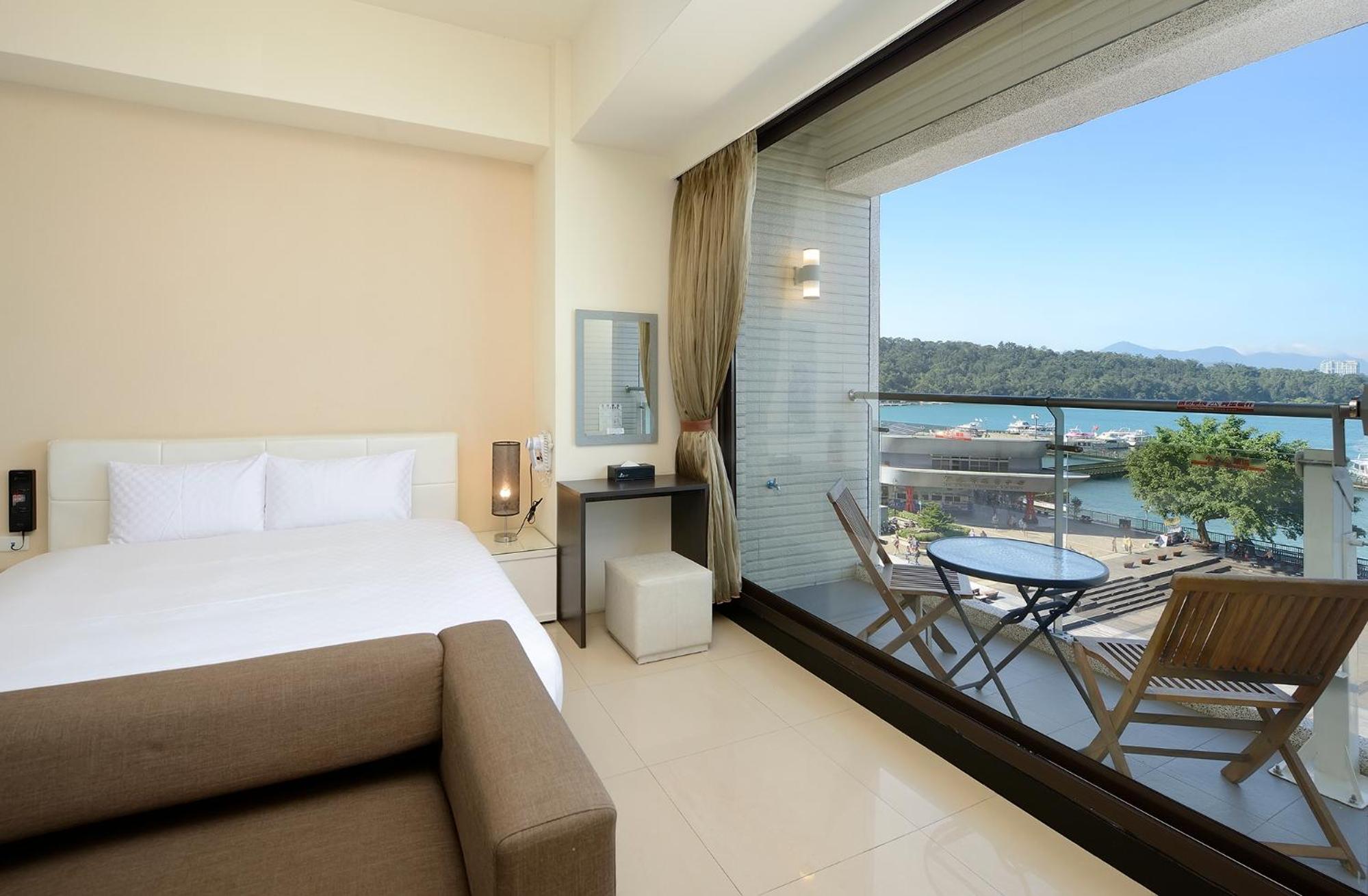 Hu Yue Lakeview Hotel