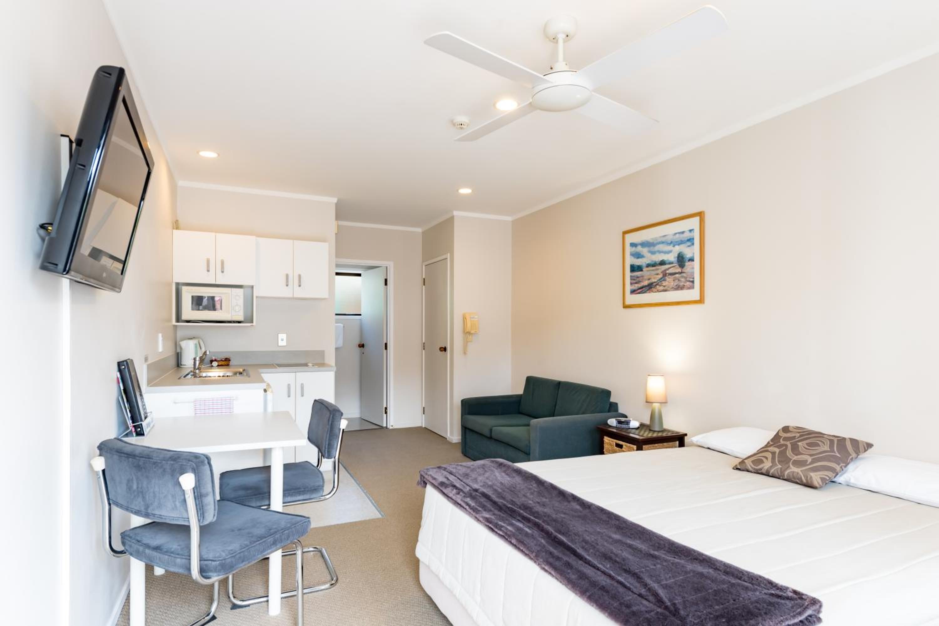 Outrigger Motel