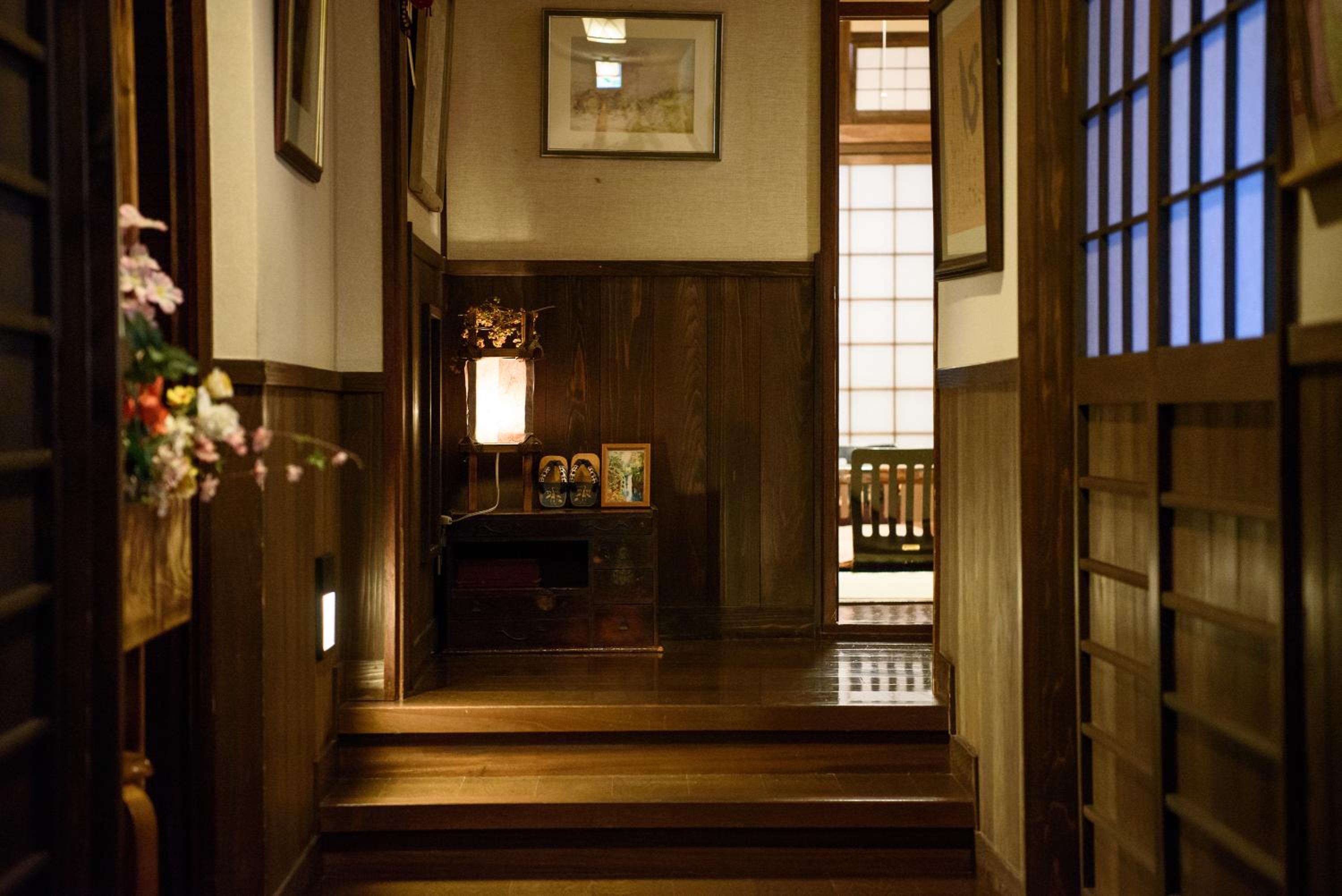 Yunohira Kamiyanagiya