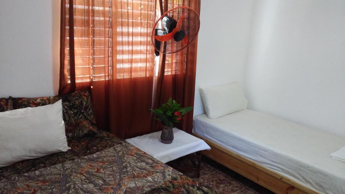 Hotel Las Galeras Island Hostel - Image 1