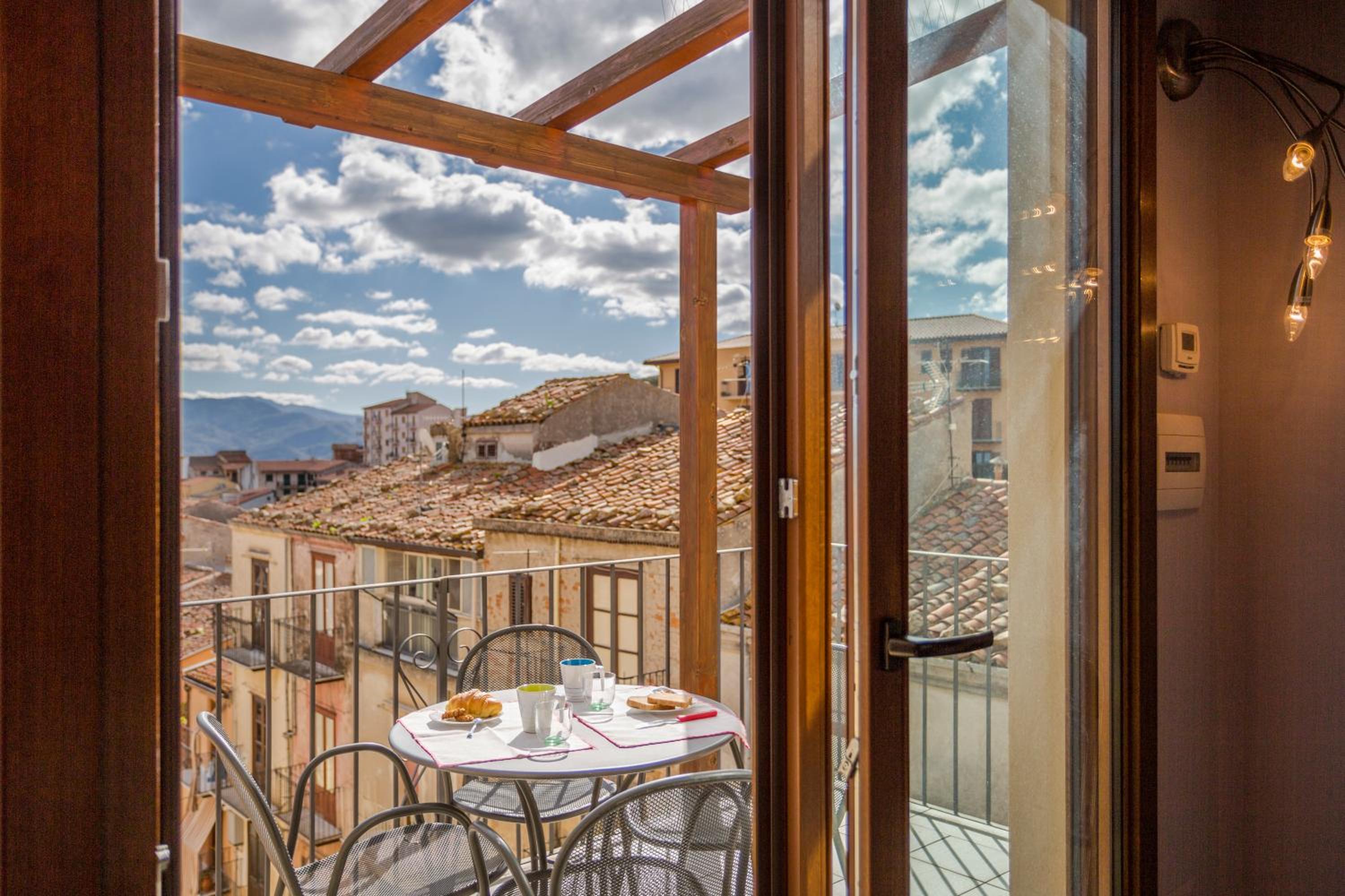 Case Spazioscena - Euterpe en Castelbuono — balance & terrace