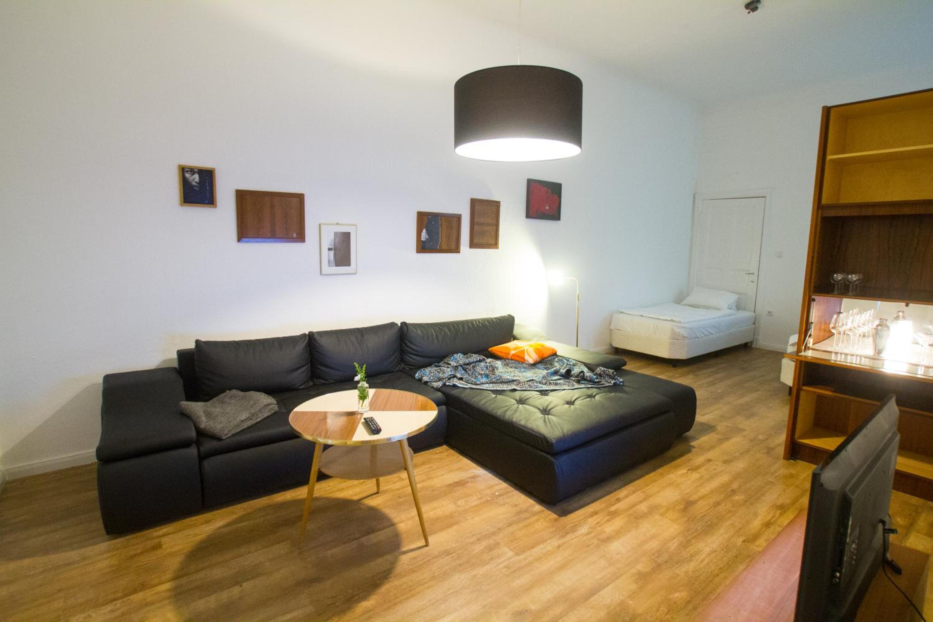 Friedrichshain Group Basecamp 10 Guests