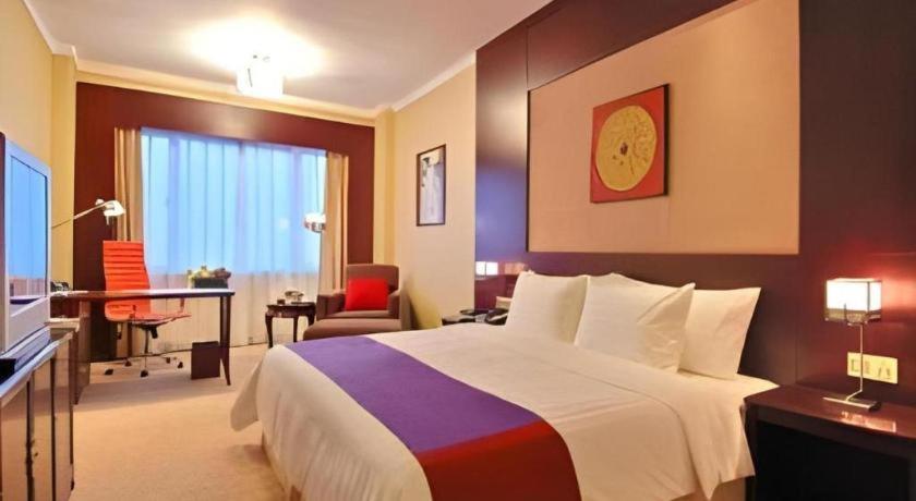 Crowne Plaza Shanghai Pudong By IHG photo 4