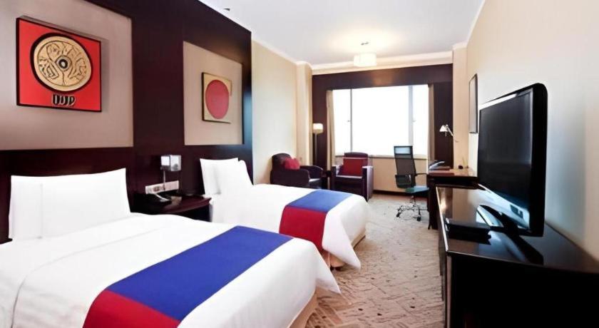 Crowne Plaza Shanghai Pudong By IHG photo 3