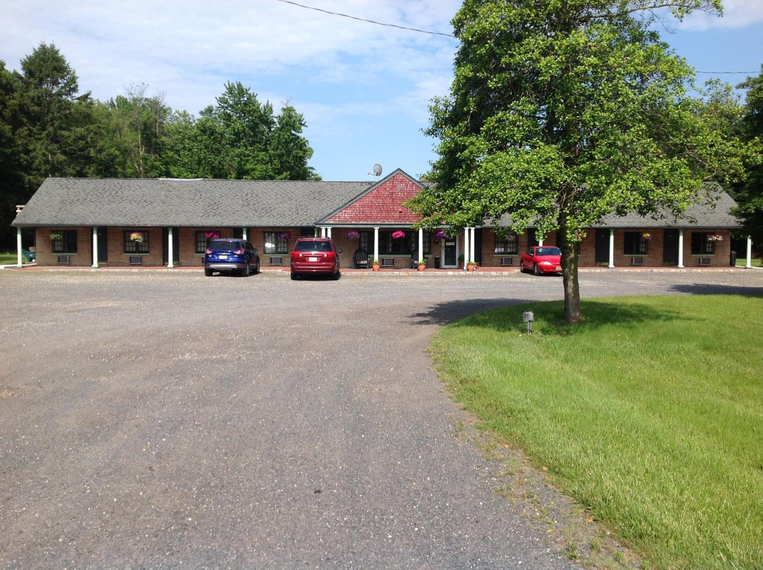 Hotel Holly Motel Southampton - Image 1