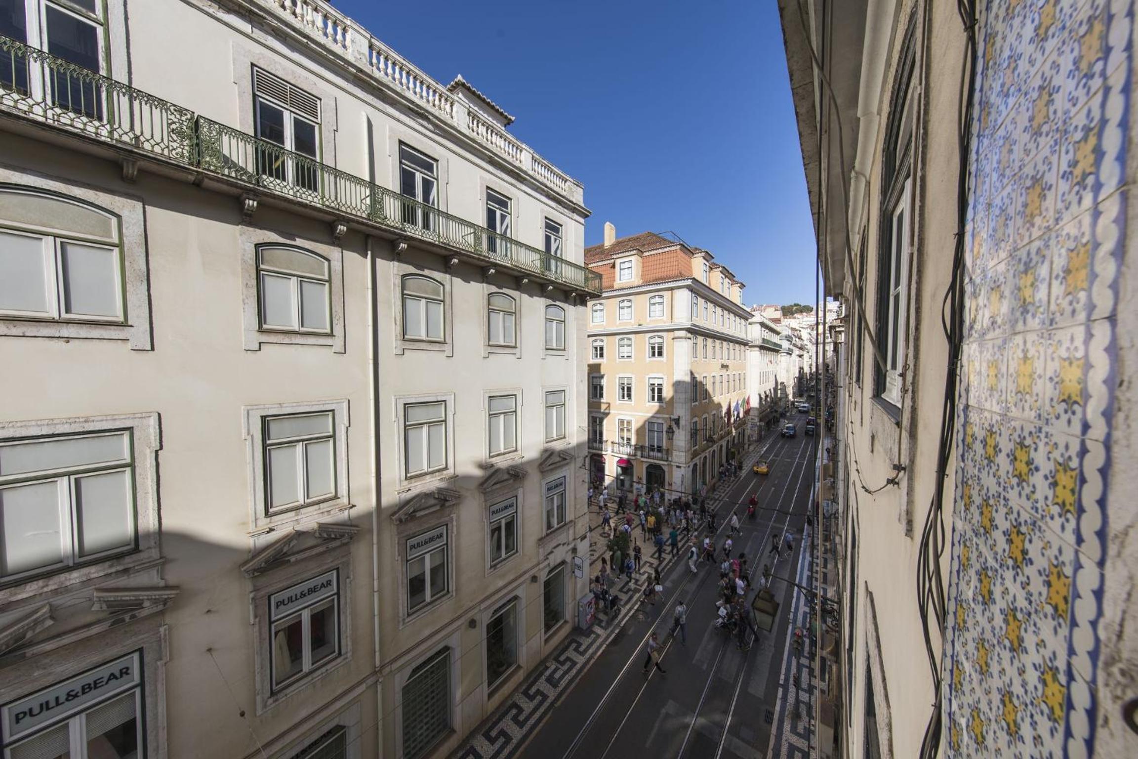 Downtown 2Bedroom Wonder view 5