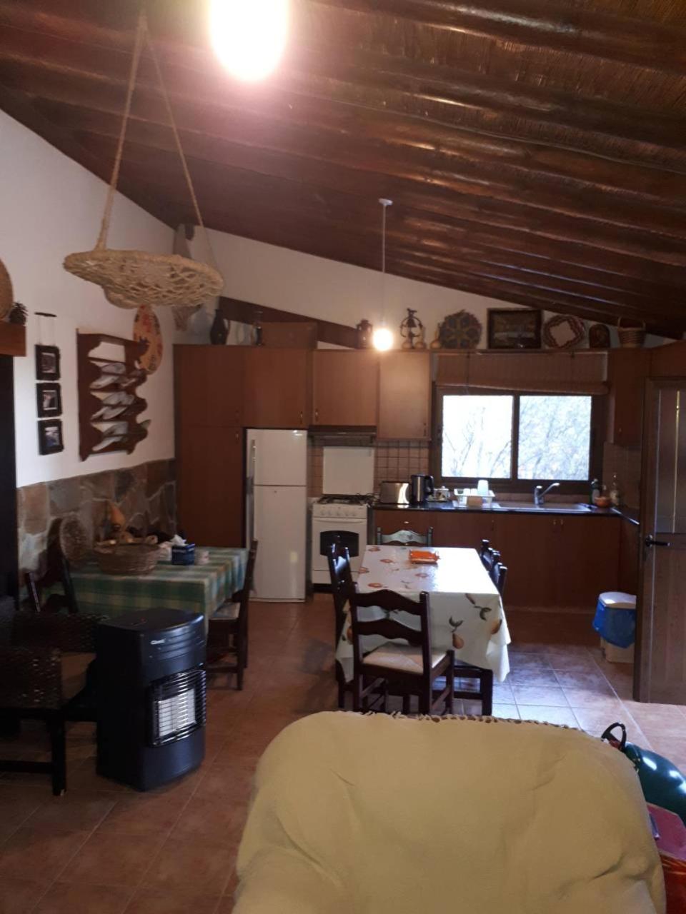 Agrompelo House