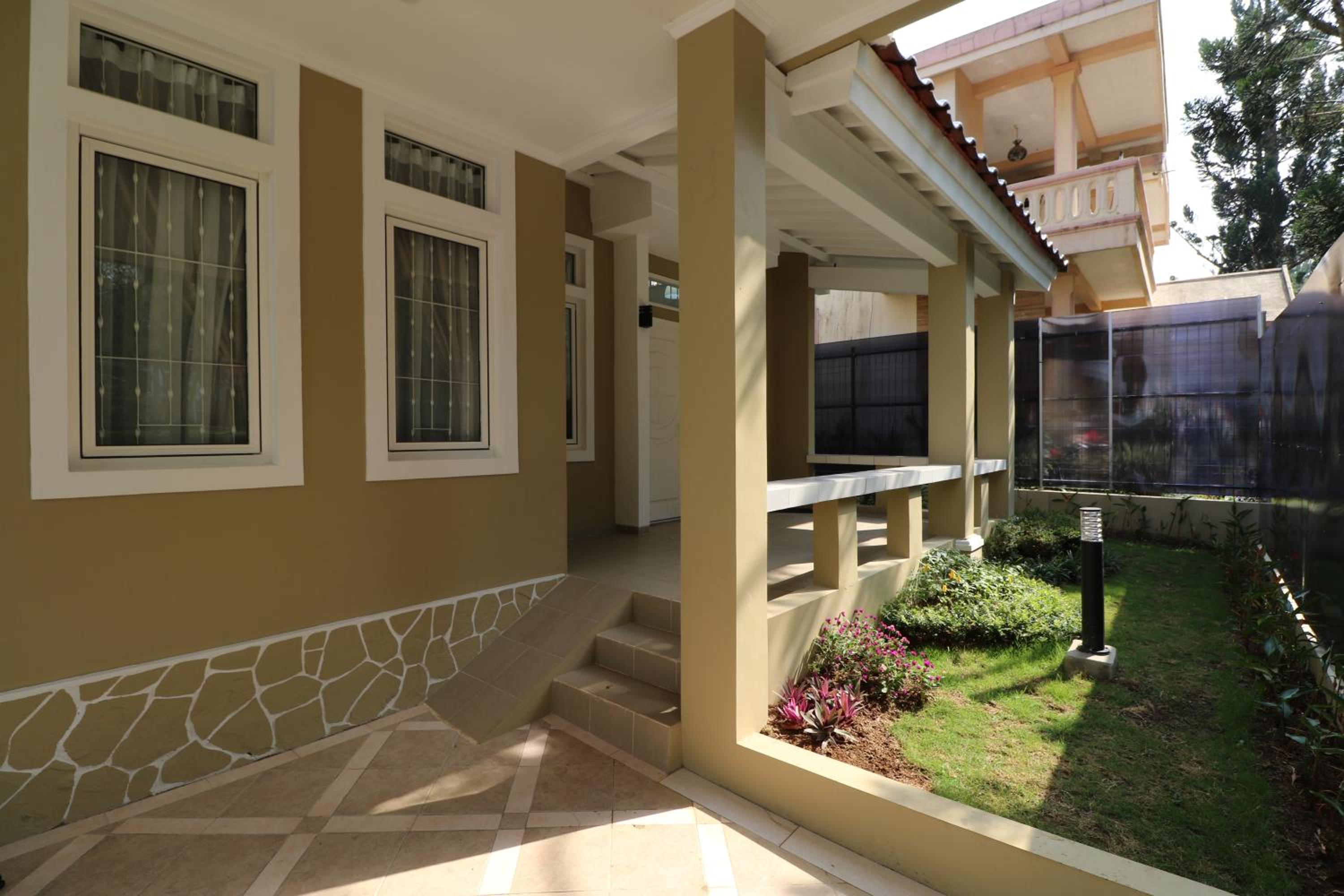 Diyar Villas Puncak R7-3 view 2