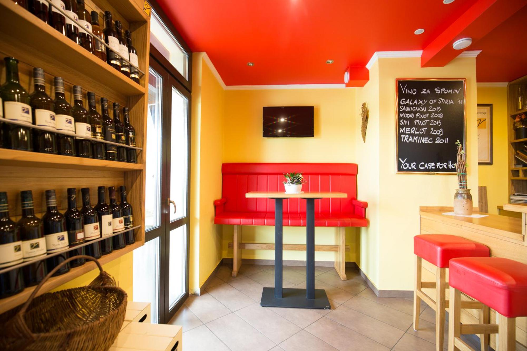 Taverna & Wine Jeruzalem view 2