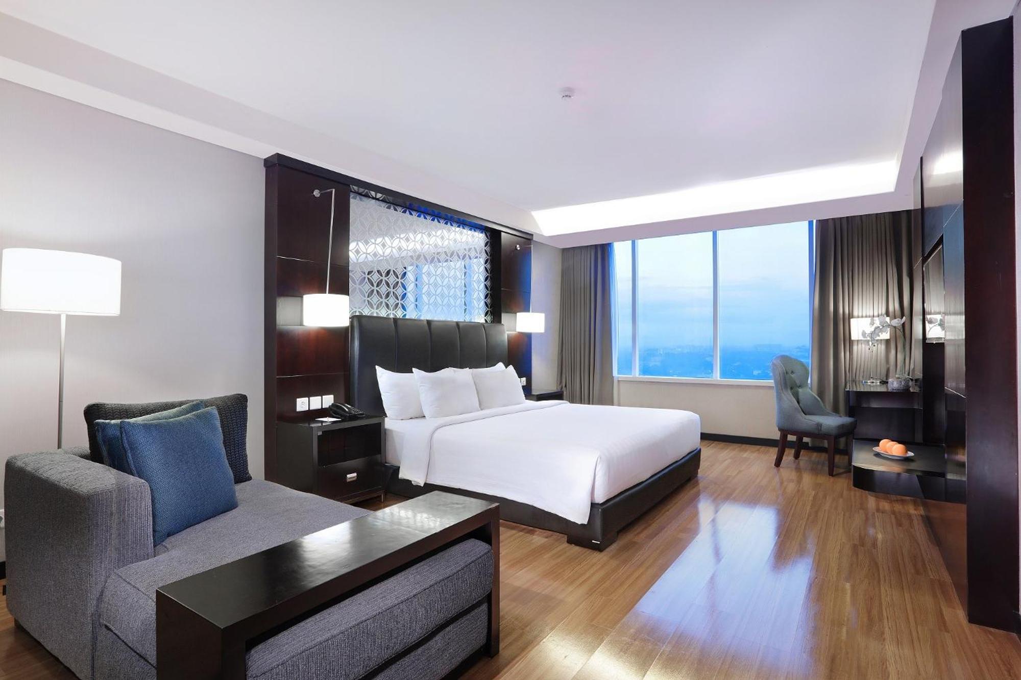Solo Vacations - The Alana Hotel  Convention Center Solo by ASTON - Property Image 7