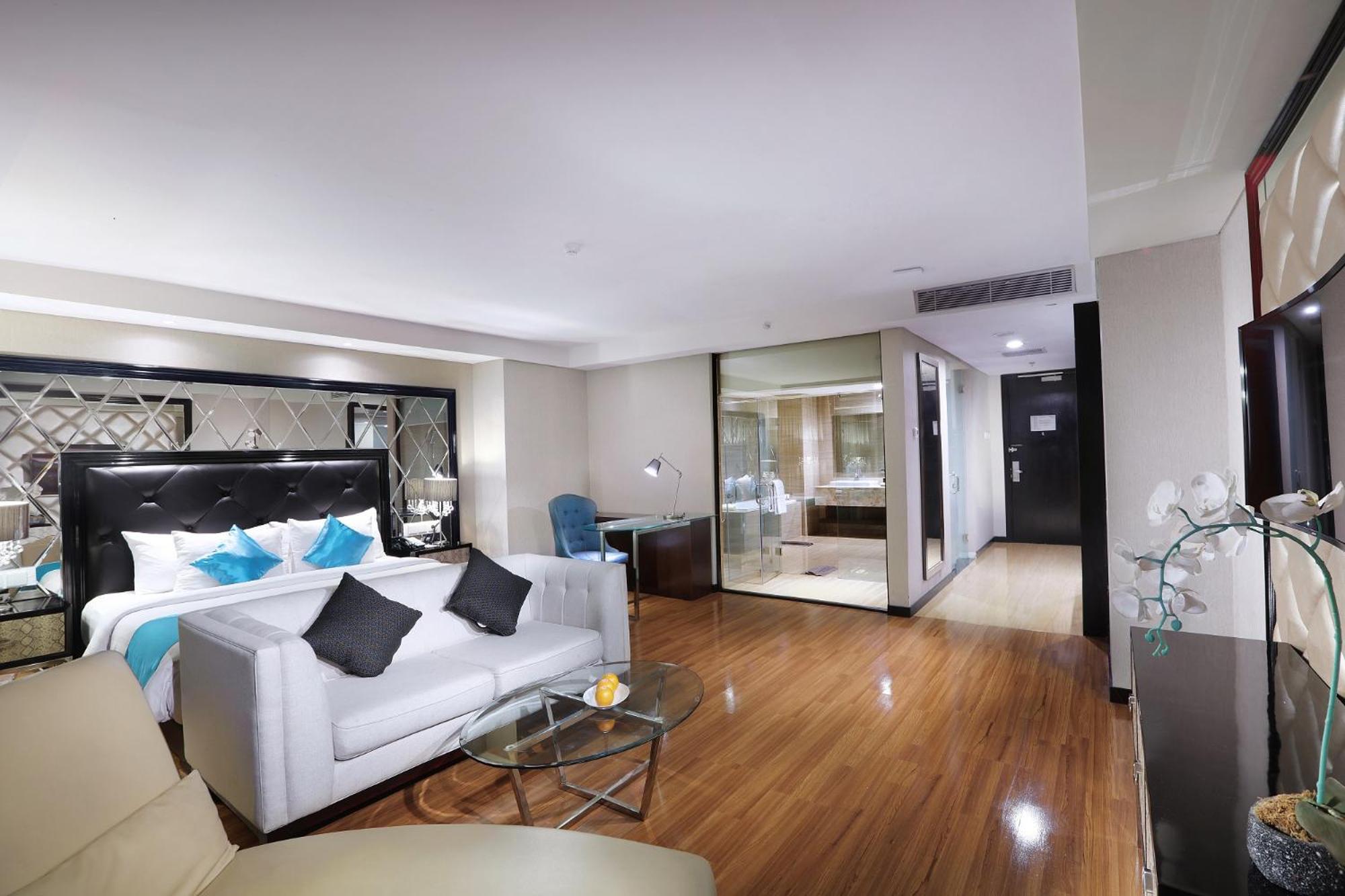 Solo Vacations - The Alana Hotel  Convention Center Solo by ASTON - Property Image 4