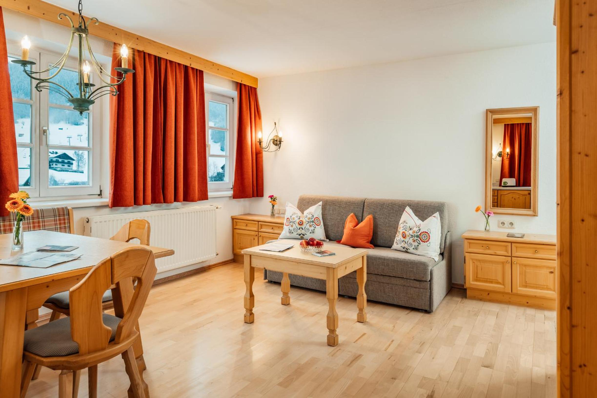 Murrmel Apartments