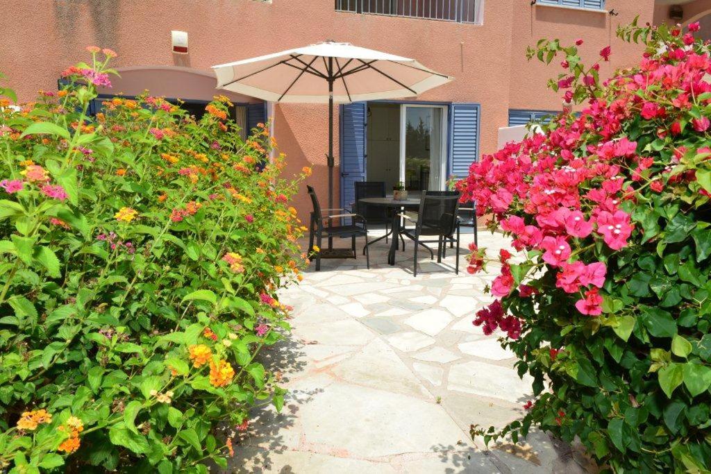 Limnaria Villas Sunny Garden Apartment