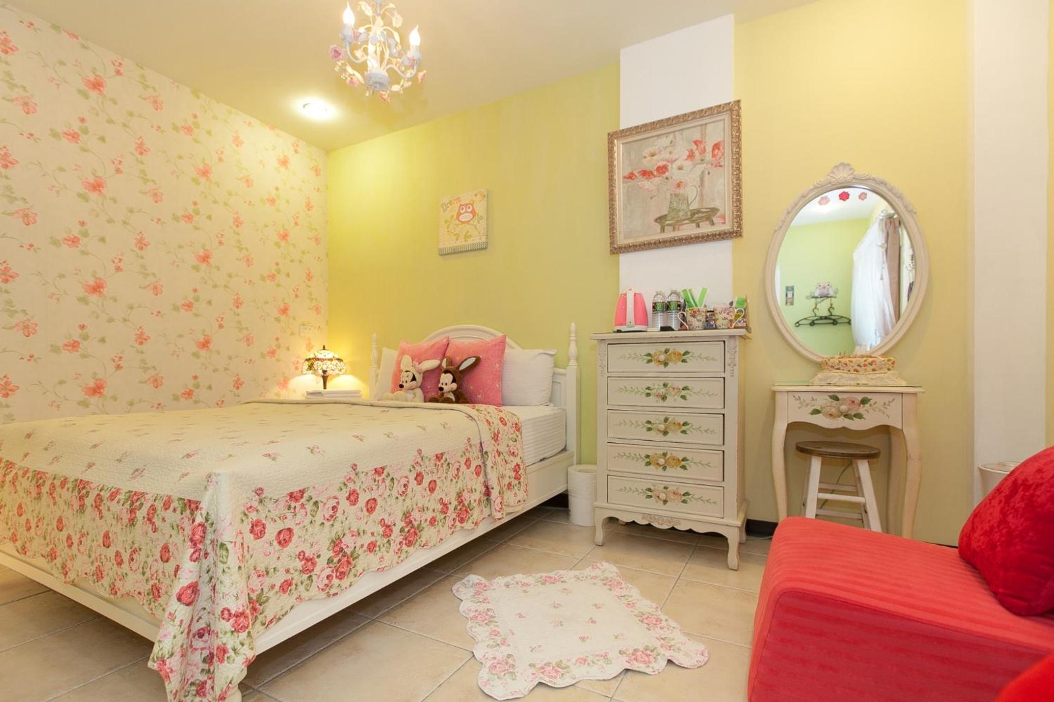 White Cotton Candy Homestay