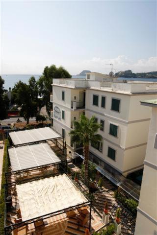 Hotel Villa Luisa - Image 1