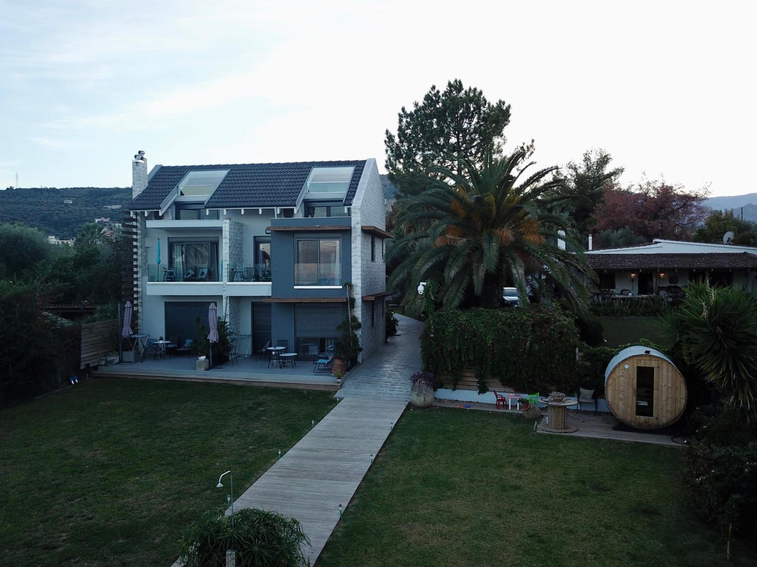 Seacret Apartments