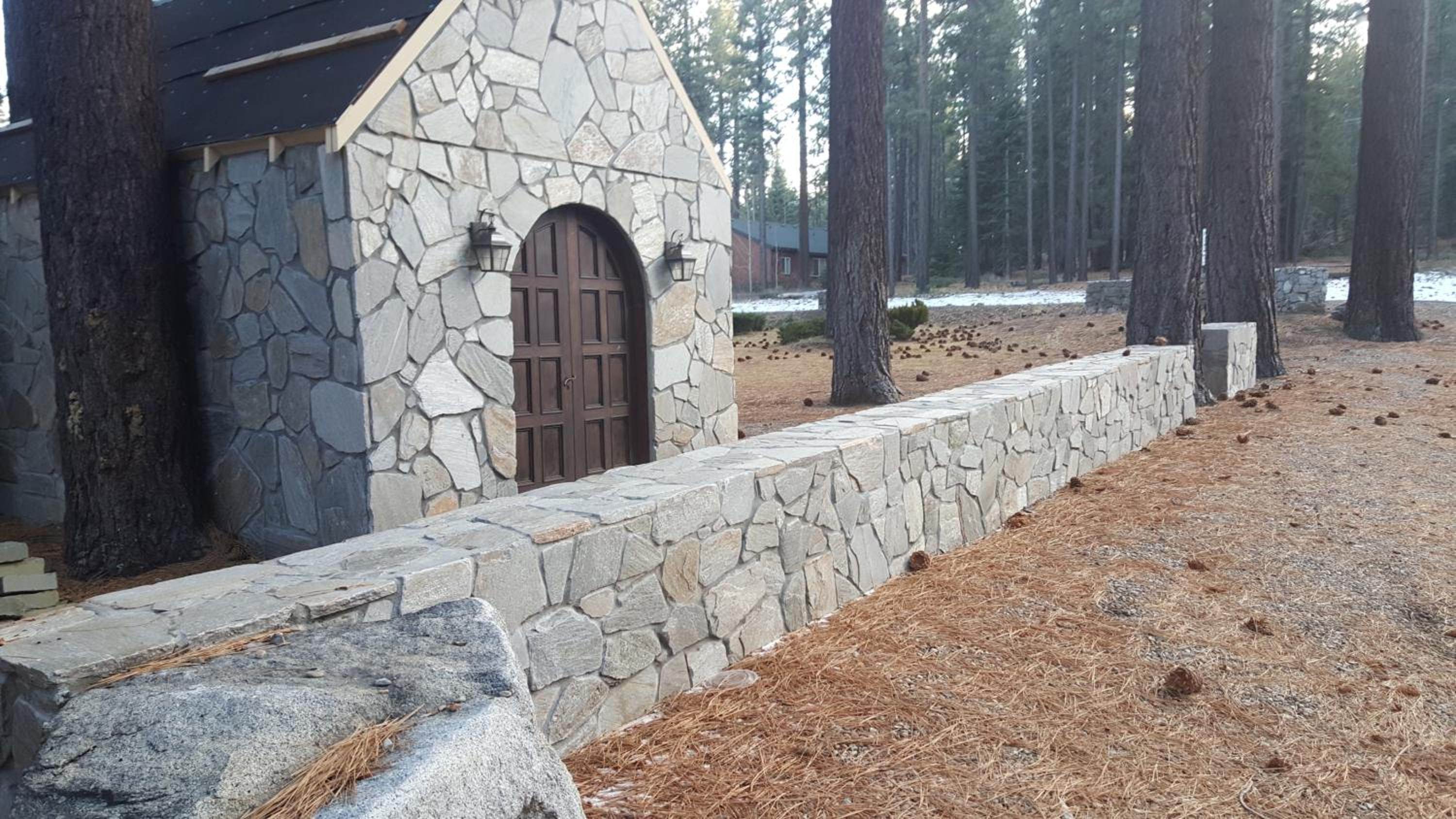 Lake Tahoe Vacations - Emerald Bay Lodge - Property Image 9
