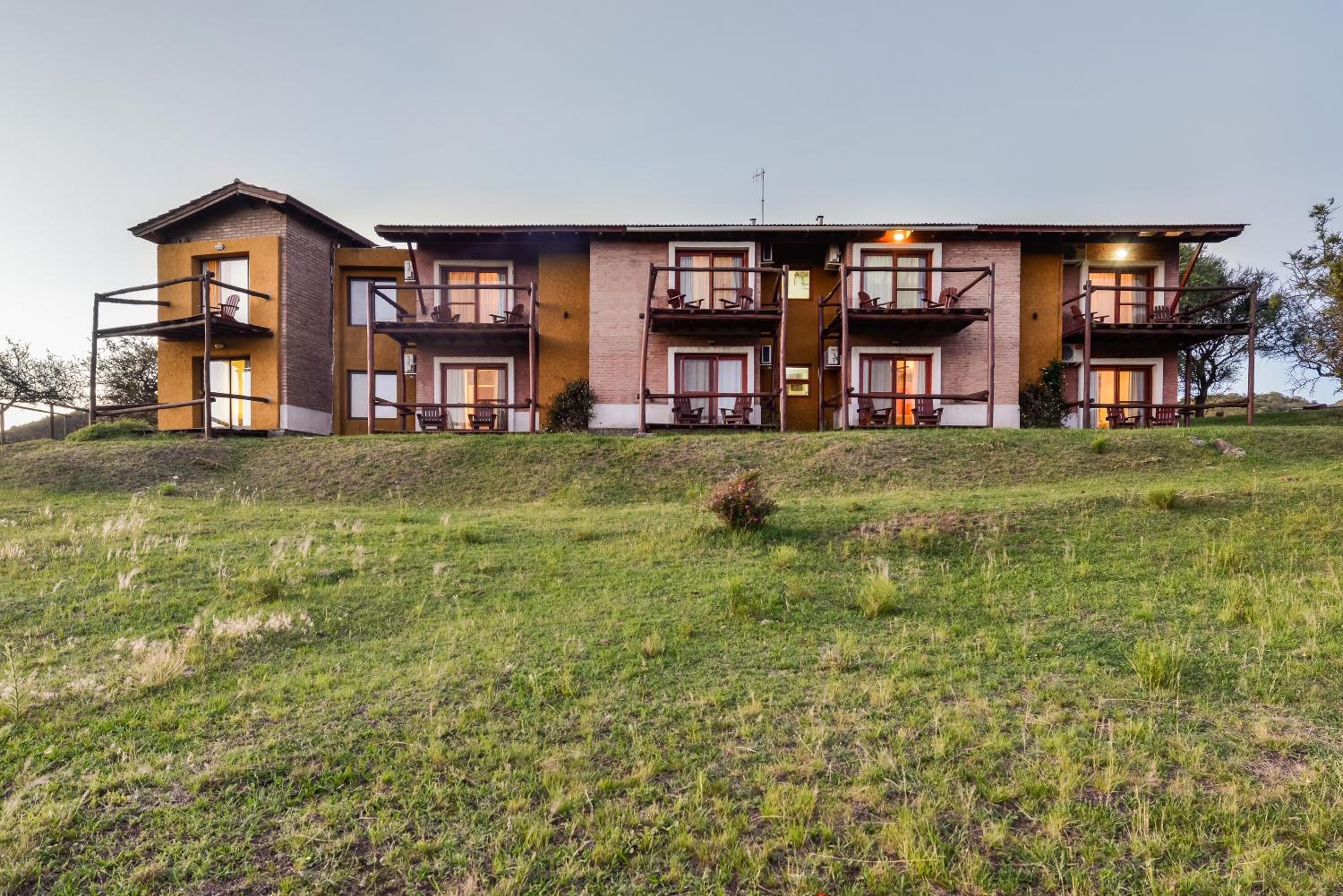 Hotel posada del portezuelo - Image 1