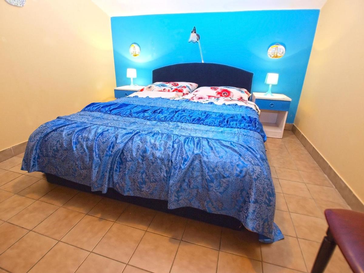 Photo 48