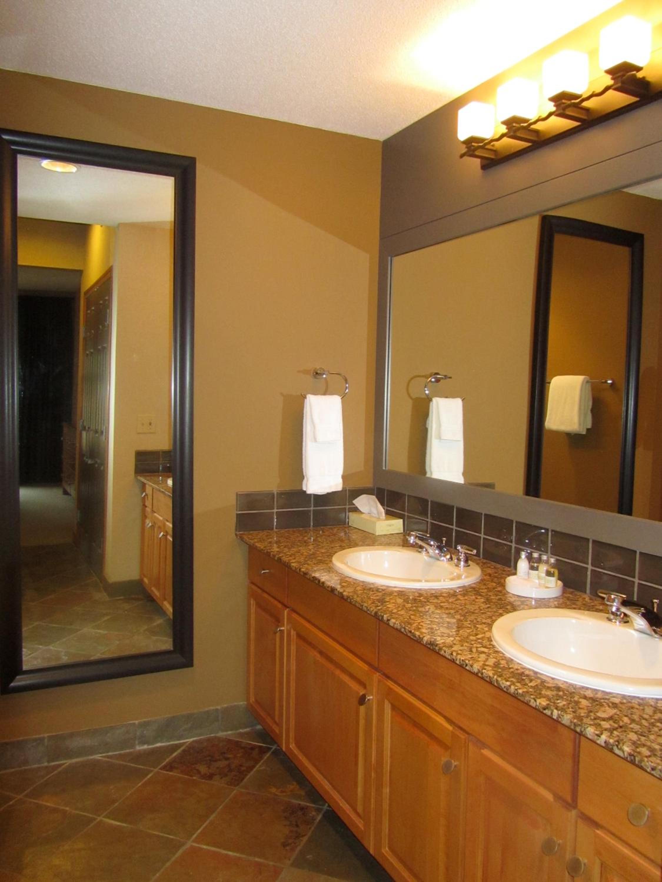 Platinum Suites Resort - Vacation Rentals - Image 4