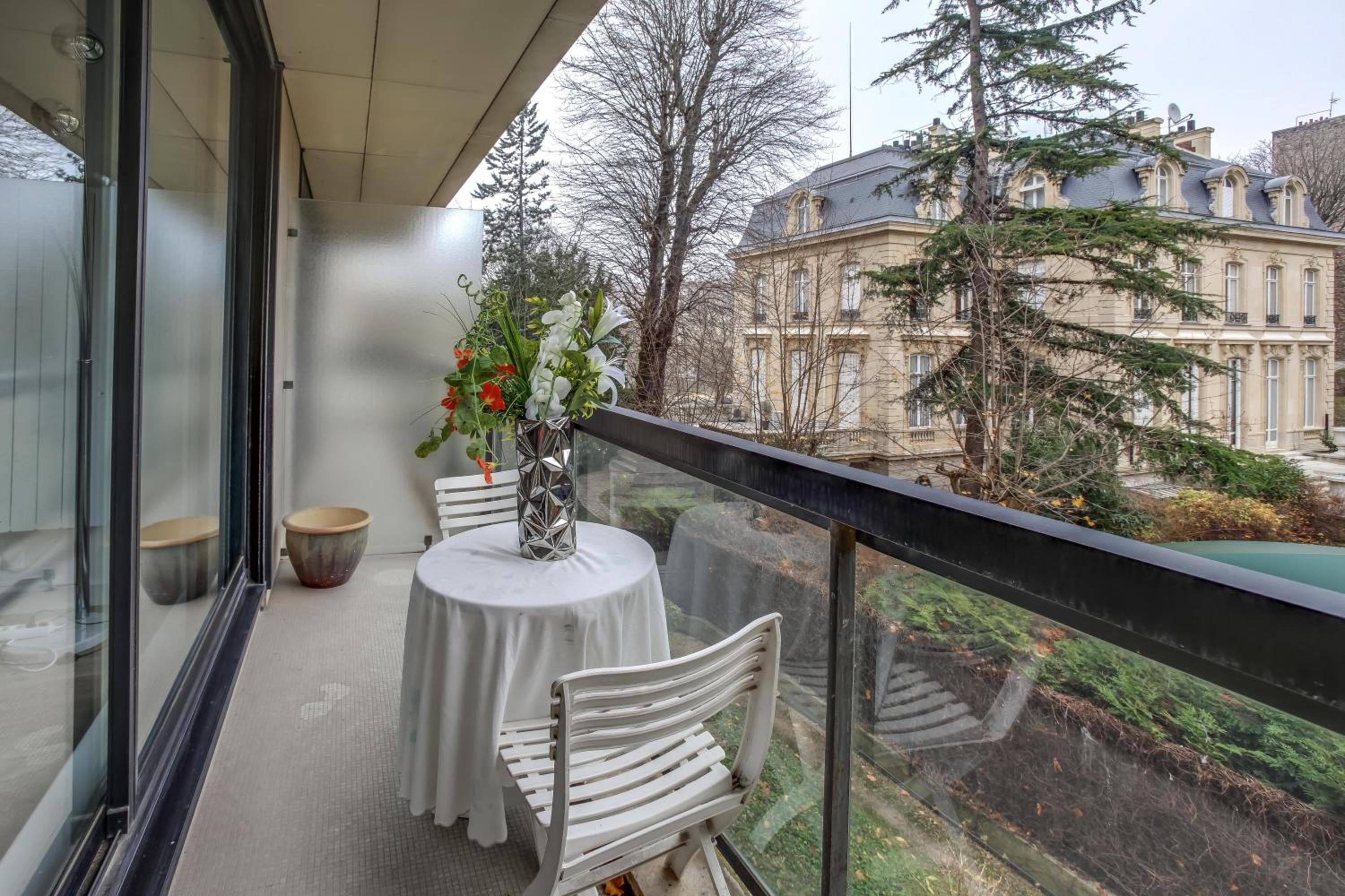 ARC de TRIOMPHE - FOCH PALACE