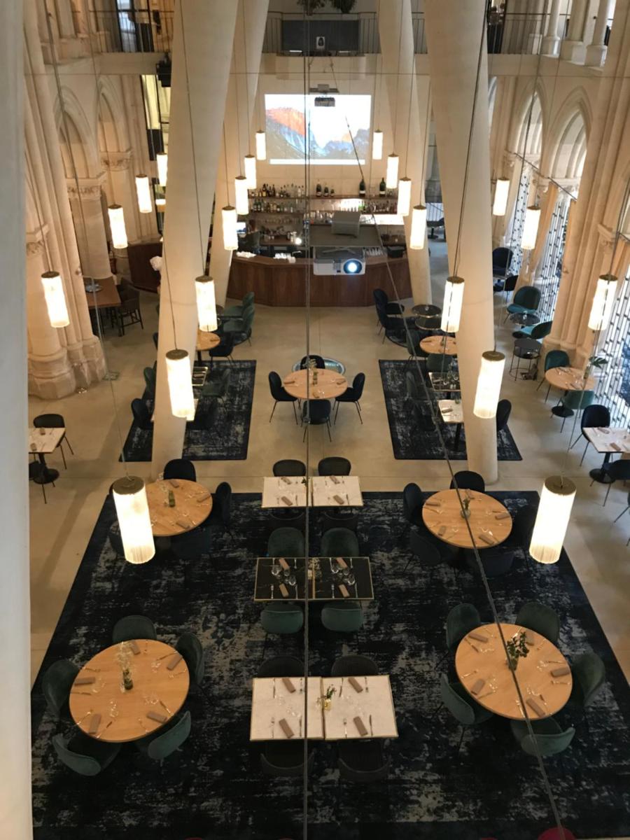 banquet hall