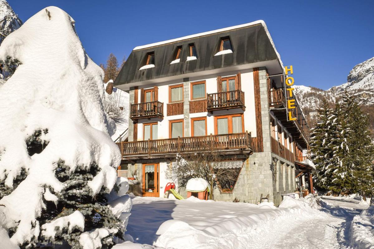 hotel building