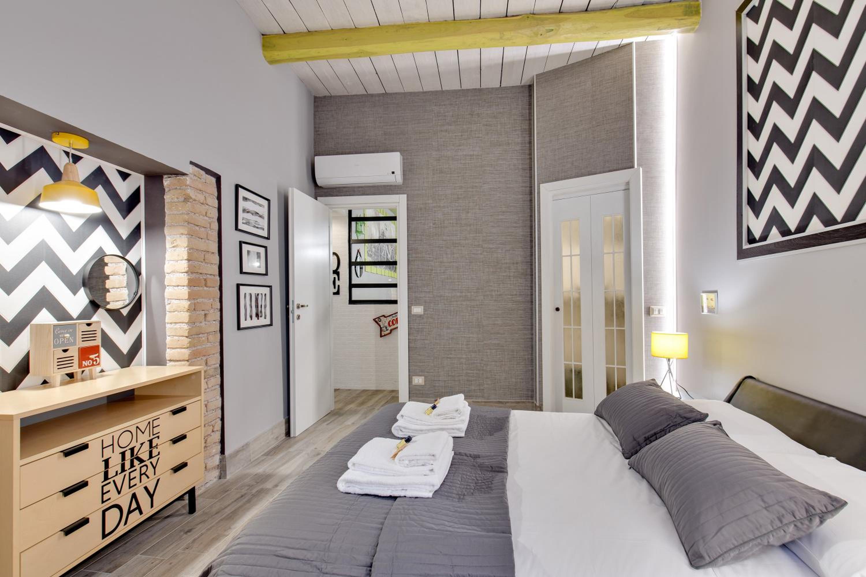 Rome As You Feel - Design Apartment at Colosseum