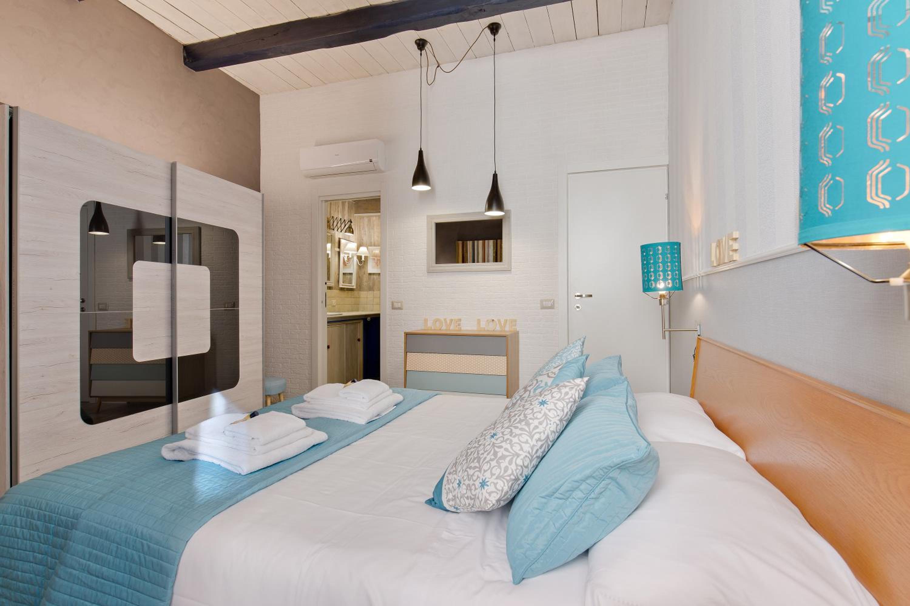 Rome As You Feel - Design Apartment at Colosseum