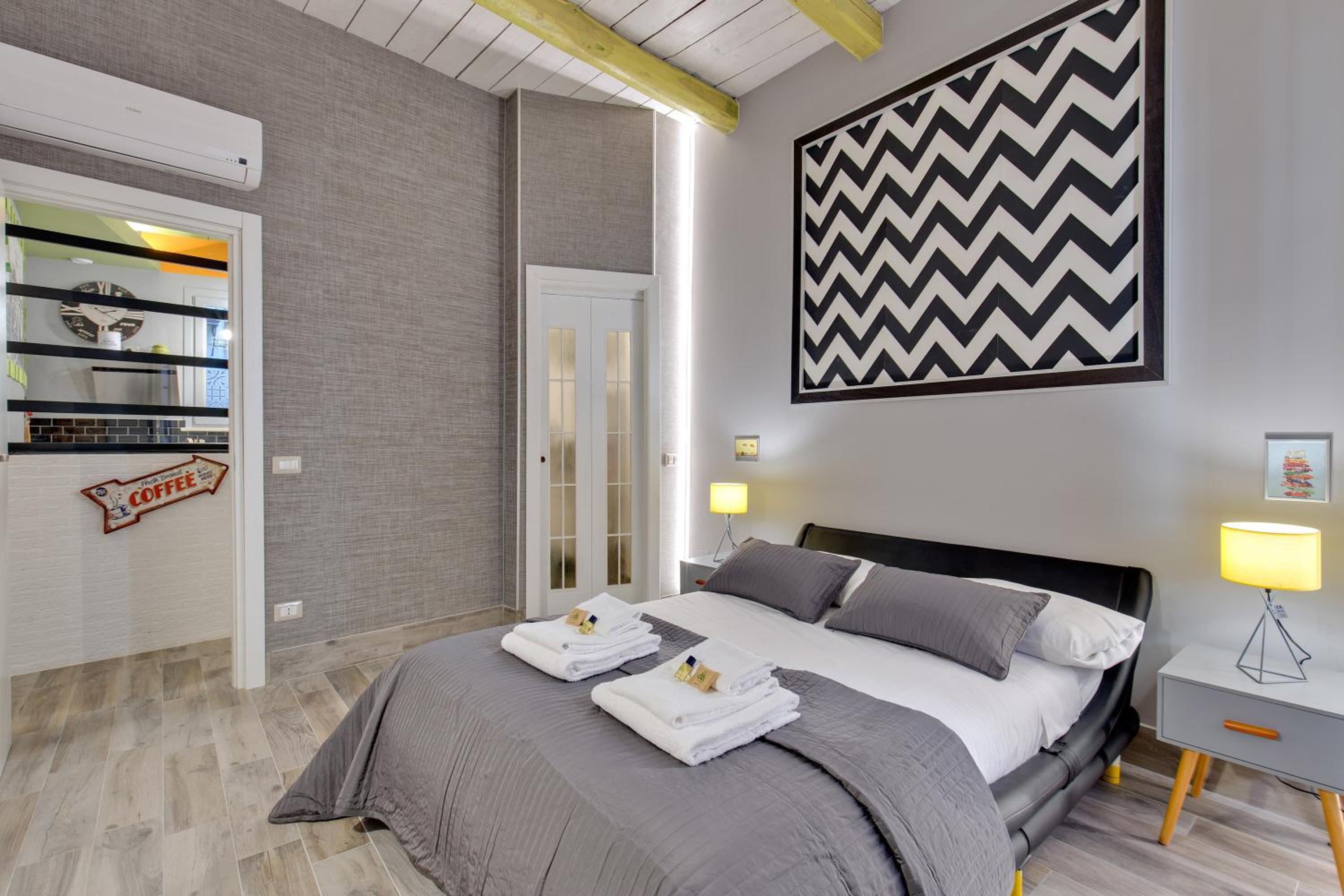 Rome As You Feel - Design Apartment at Colosseum