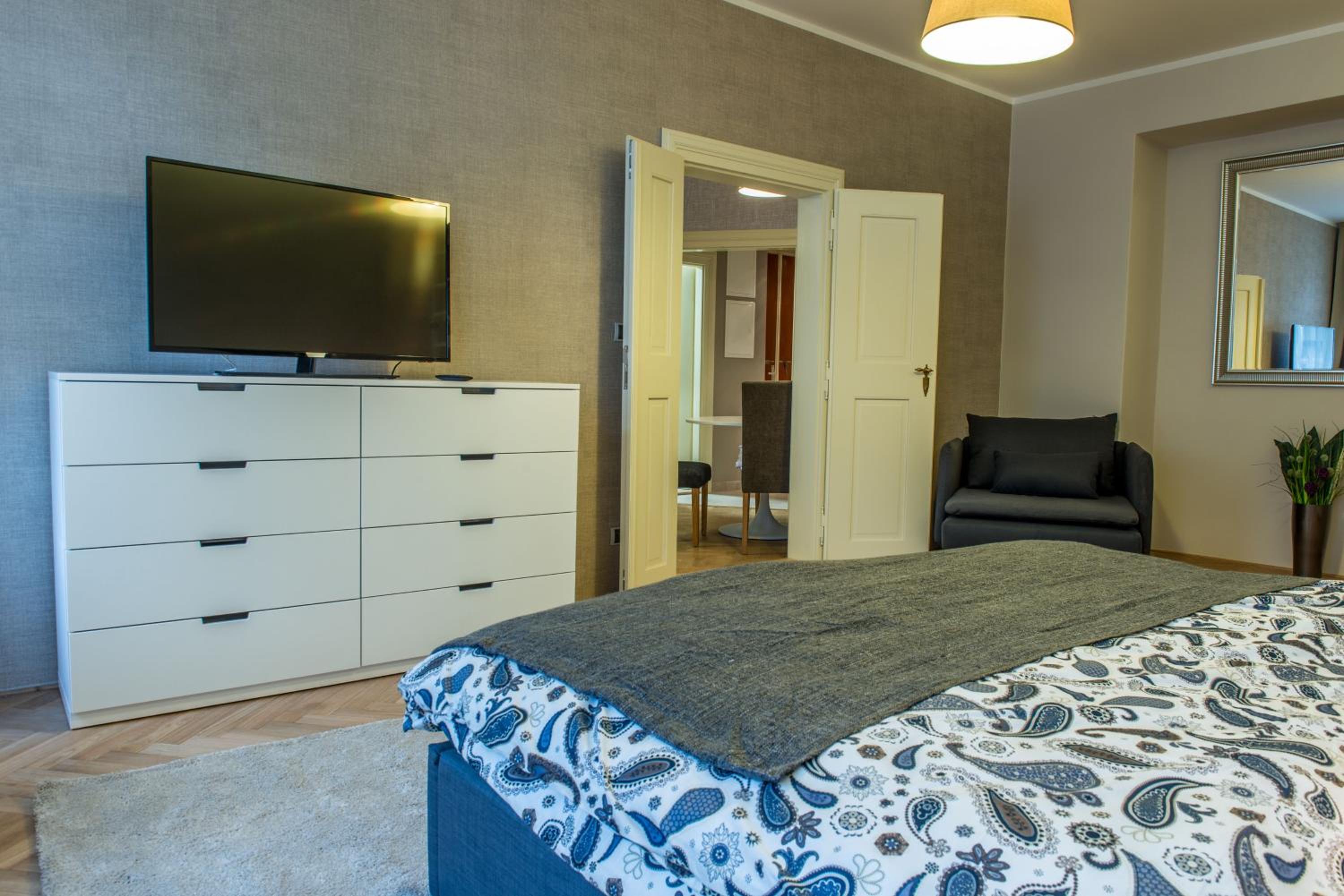 Exclusive 3 Bedroom Top-Notch Flat, GREAT LOCATION