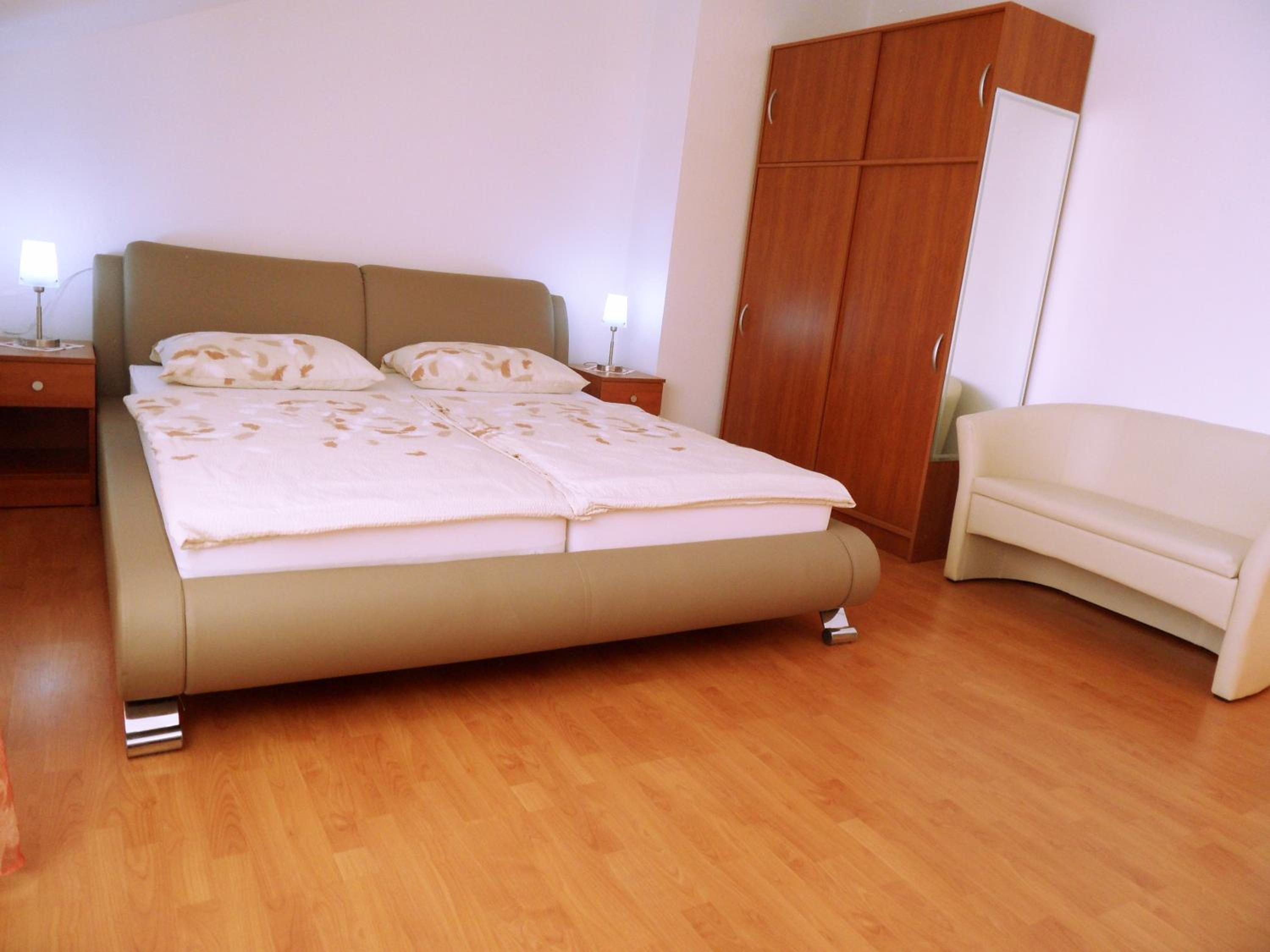 Adria Apartments and Rooms