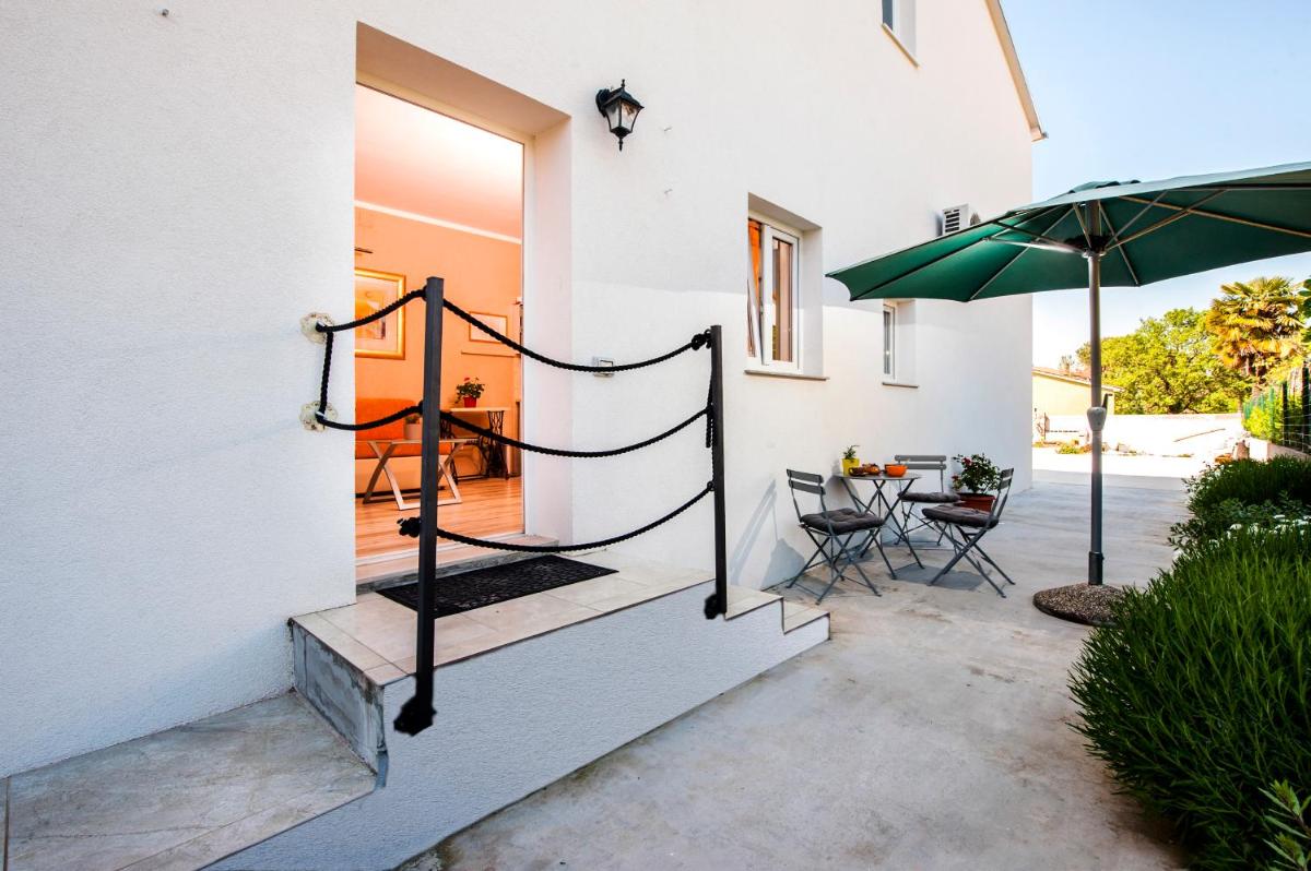Apartments Casa Cerin view 5