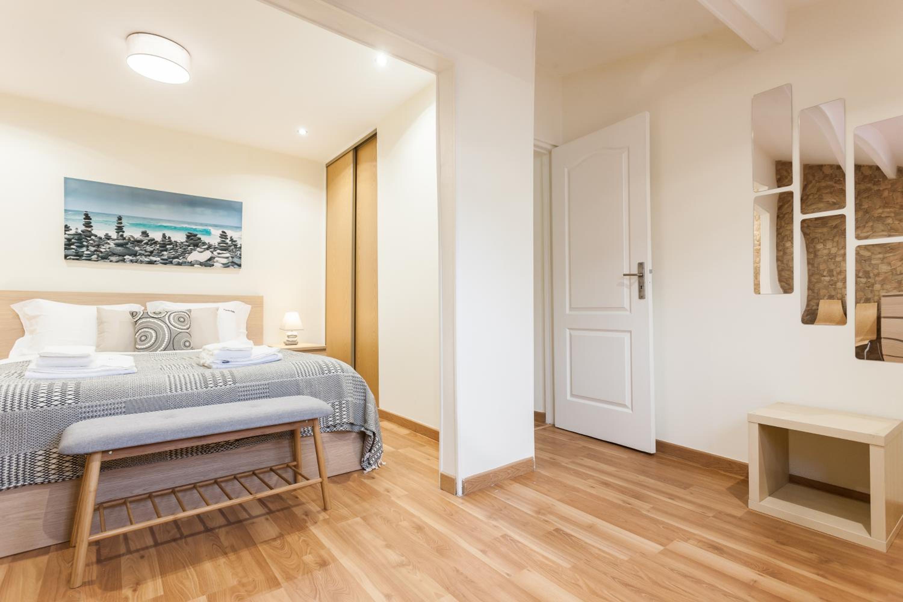 FLH Bairro Alto Stylish Apartment view 4