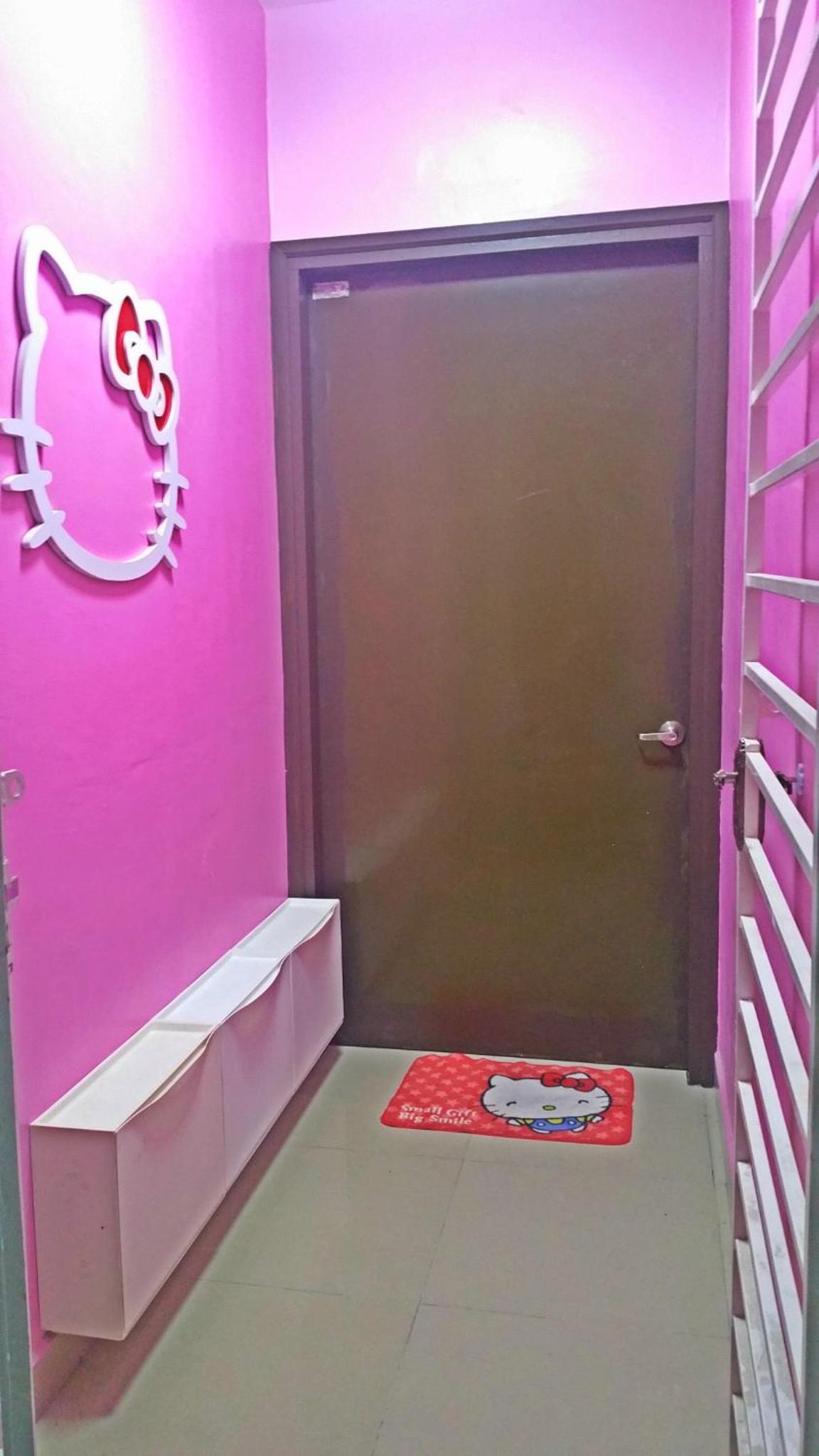 Hello Kitty Signature Suite