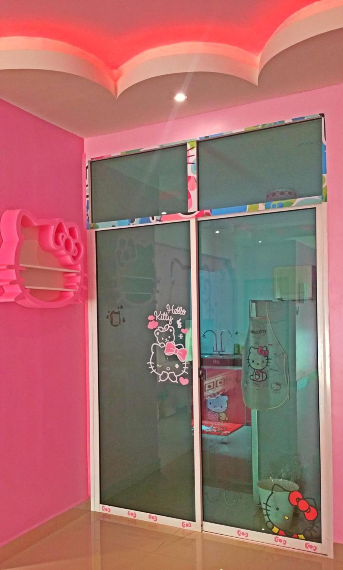 Hello Kitty Signature Suite
