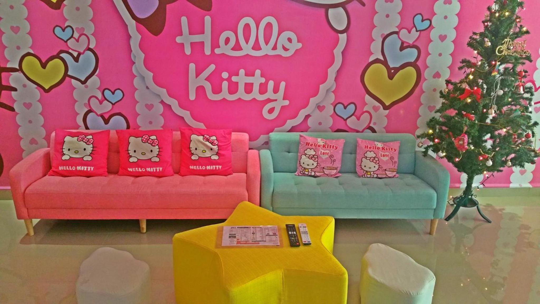 Hello Kitty Signature Suite