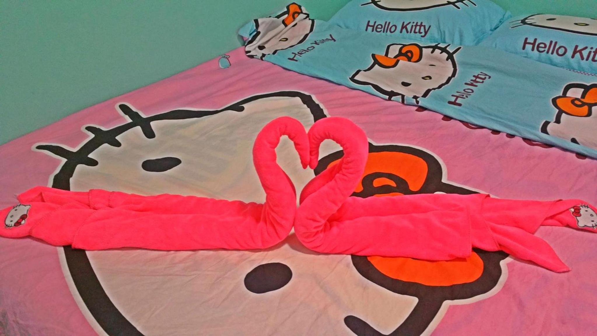 Hello Kitty Signature Suite