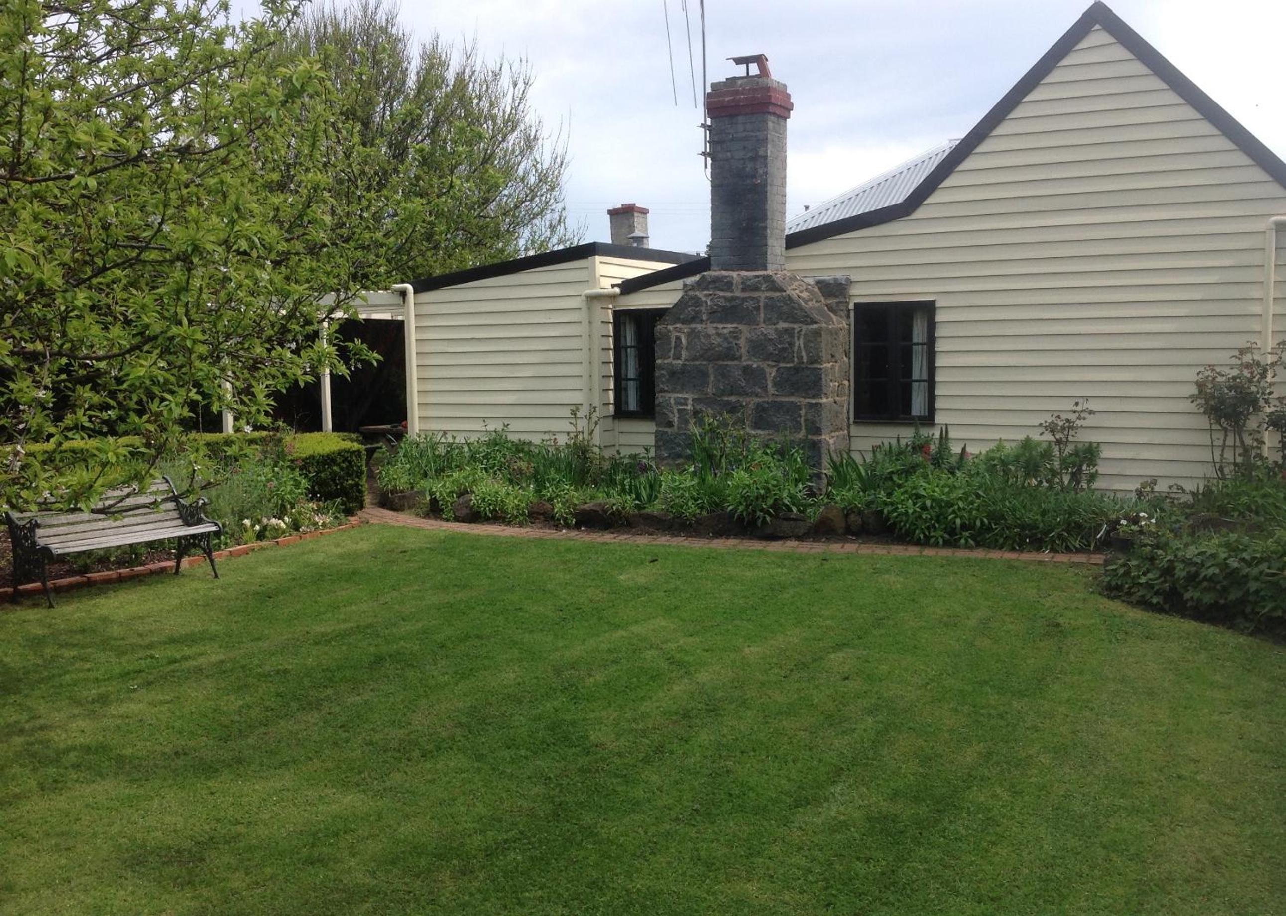 Nivani 1880's cottage