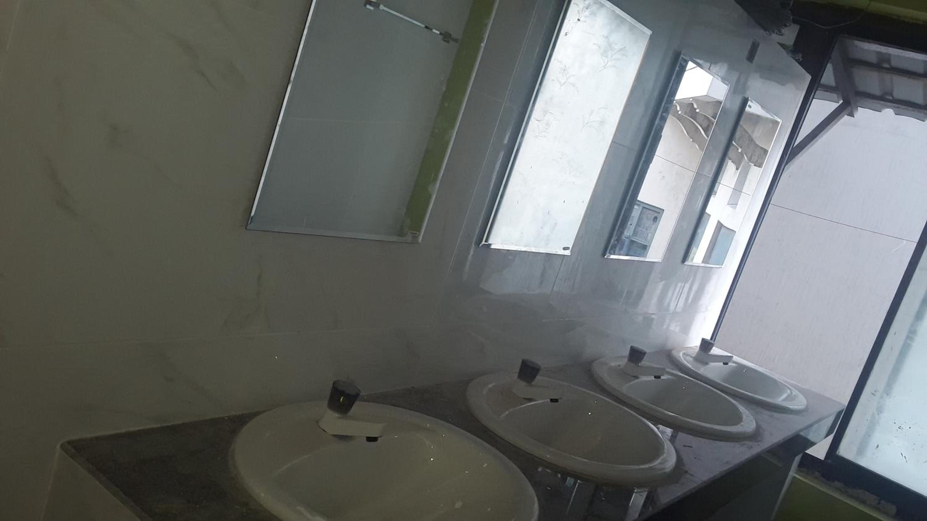Colombo Downtown Monkey Backpackers Hostel