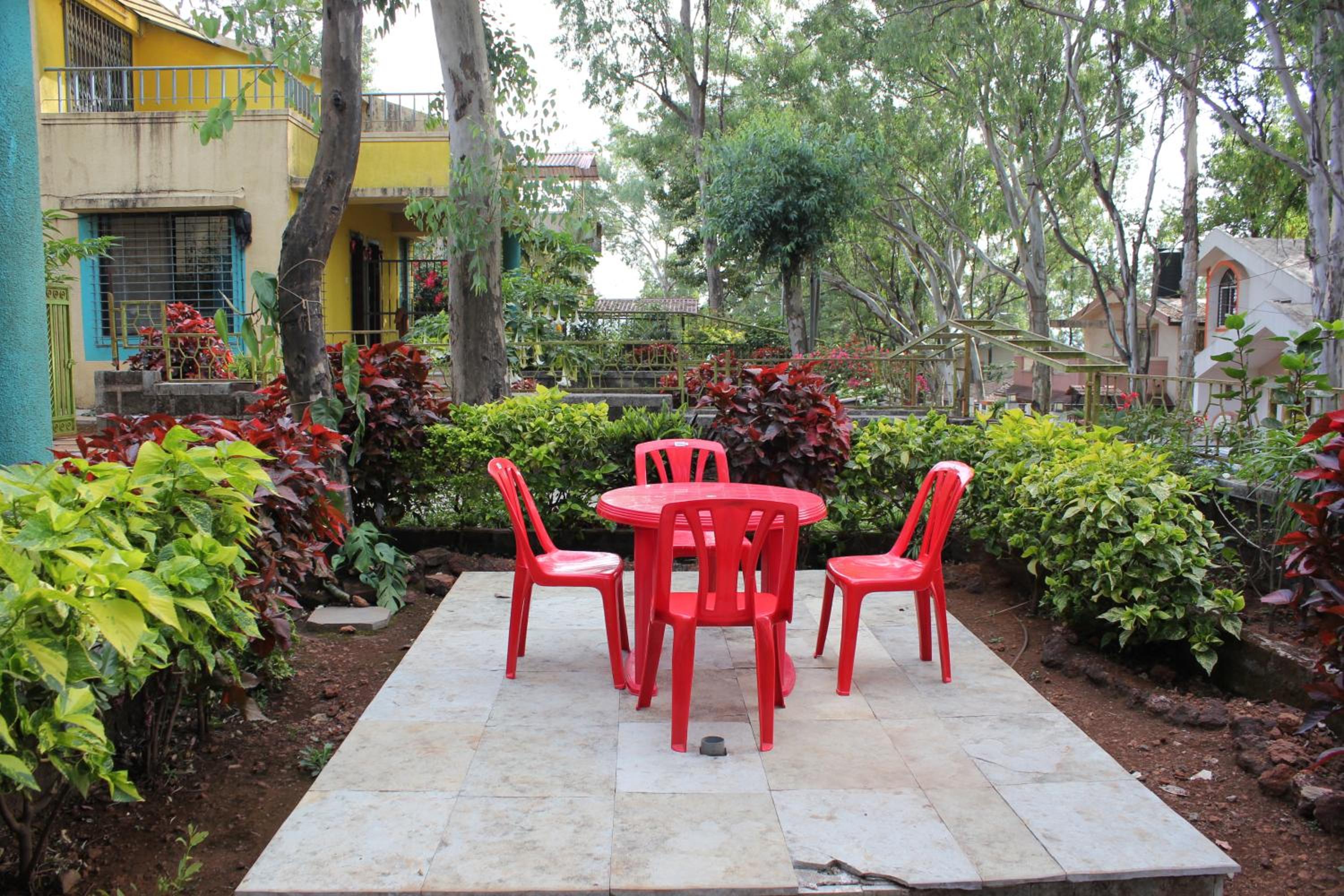 Private Bungalow with Garden, Main Road Connected - Om Bungalow, Happy Stay, Panchgani view 3