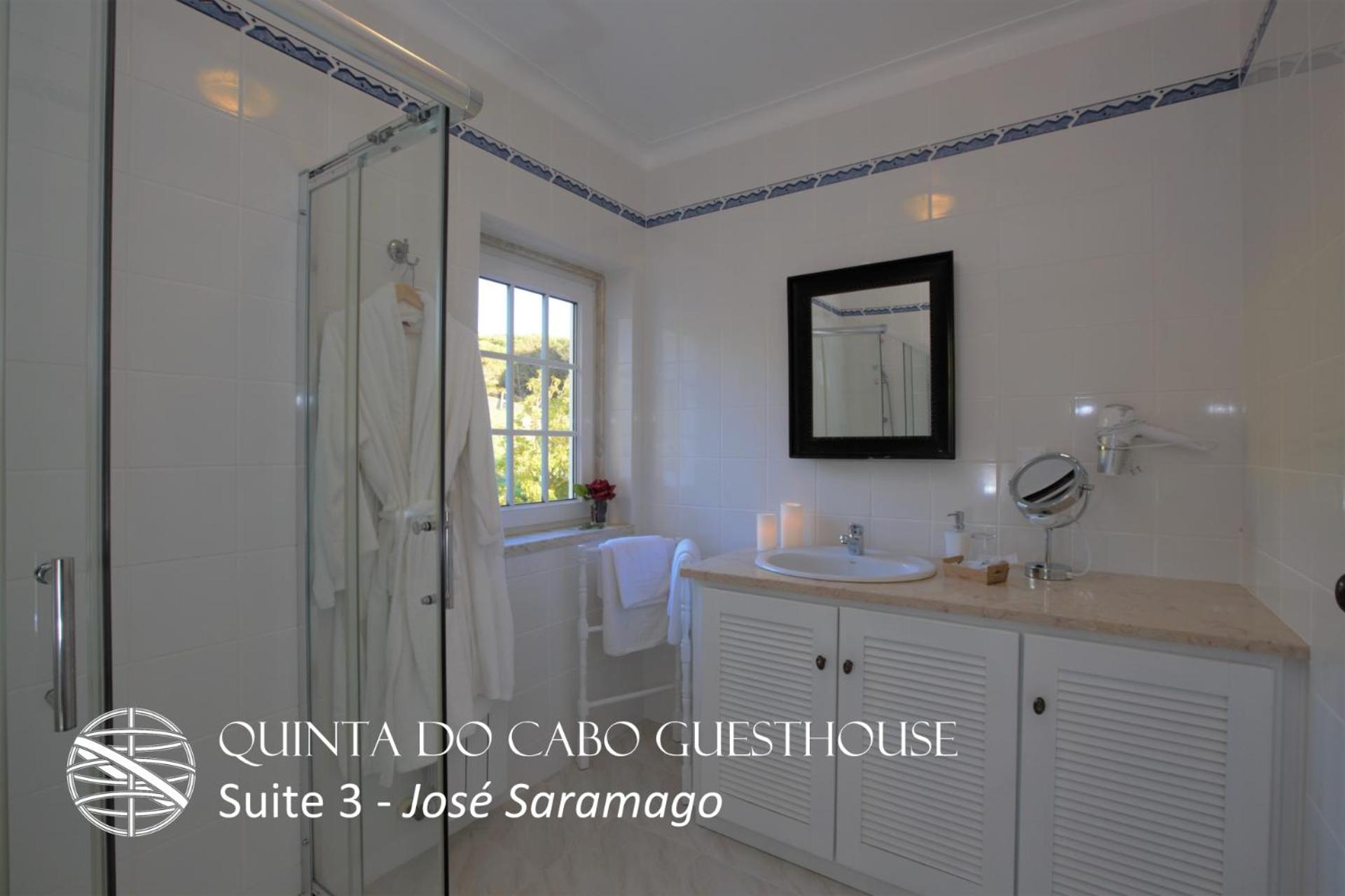 Quinta do Cabo Guesthouse en Sintra — bathroom
