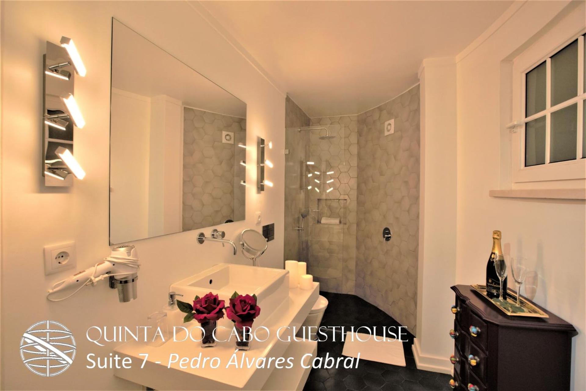 Quinta do Cabo Guesthouse en Sintra — bathroom