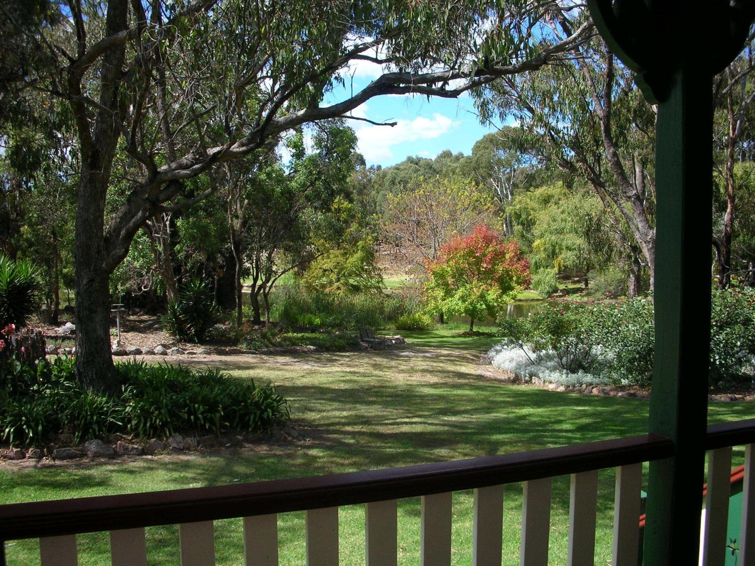 Granite Gardens Cottages & Lake Retreat