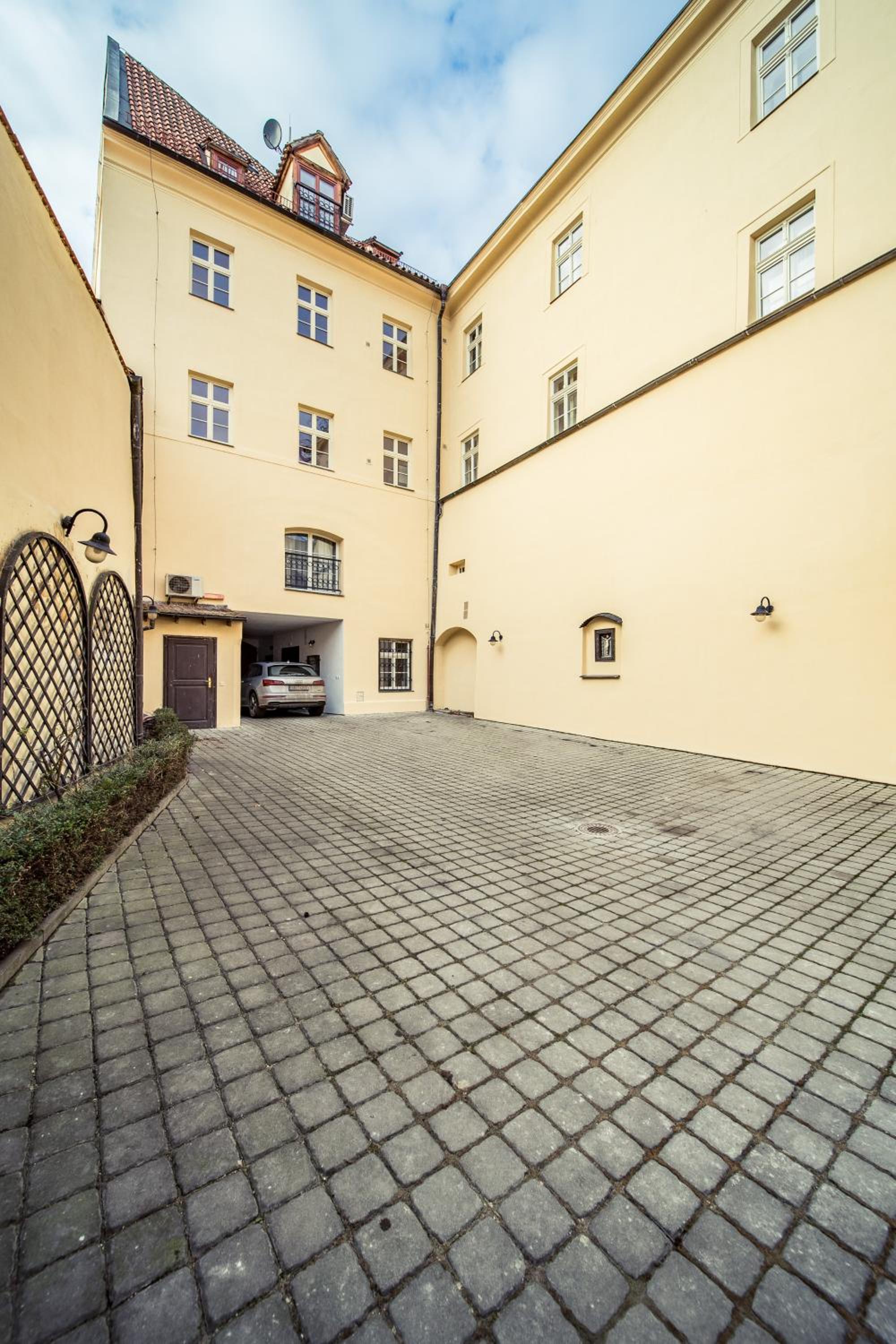 St. George Apartments