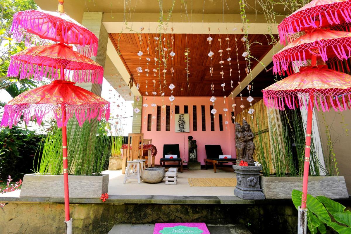 outdoor BBQ area