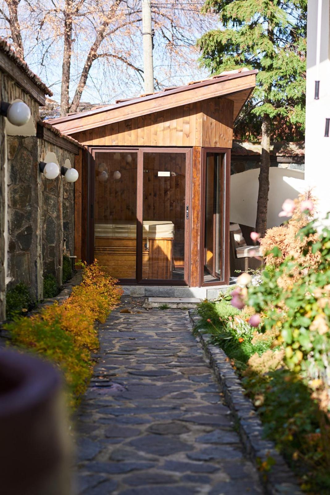 Guest House Mira