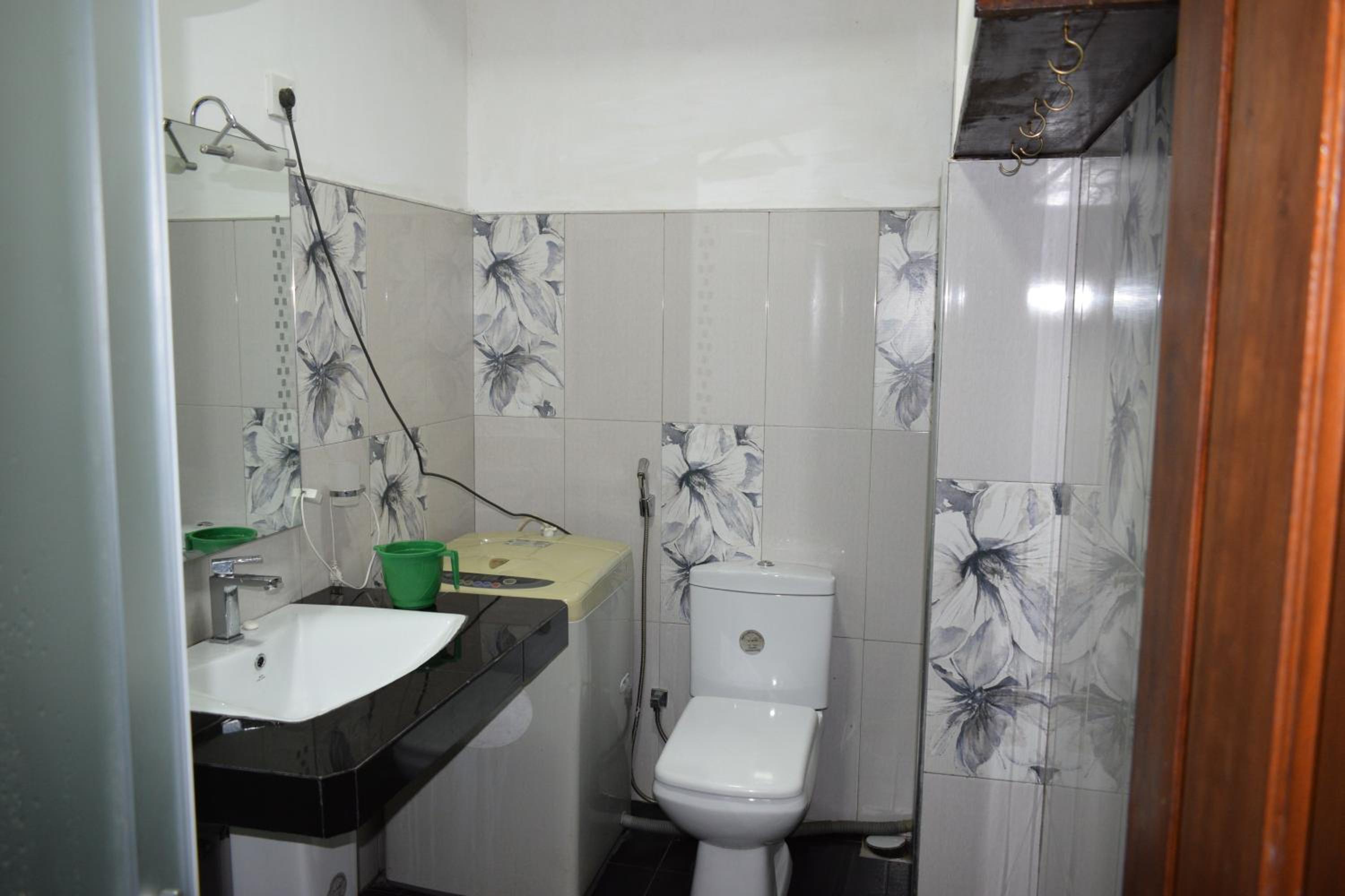 Photo 6