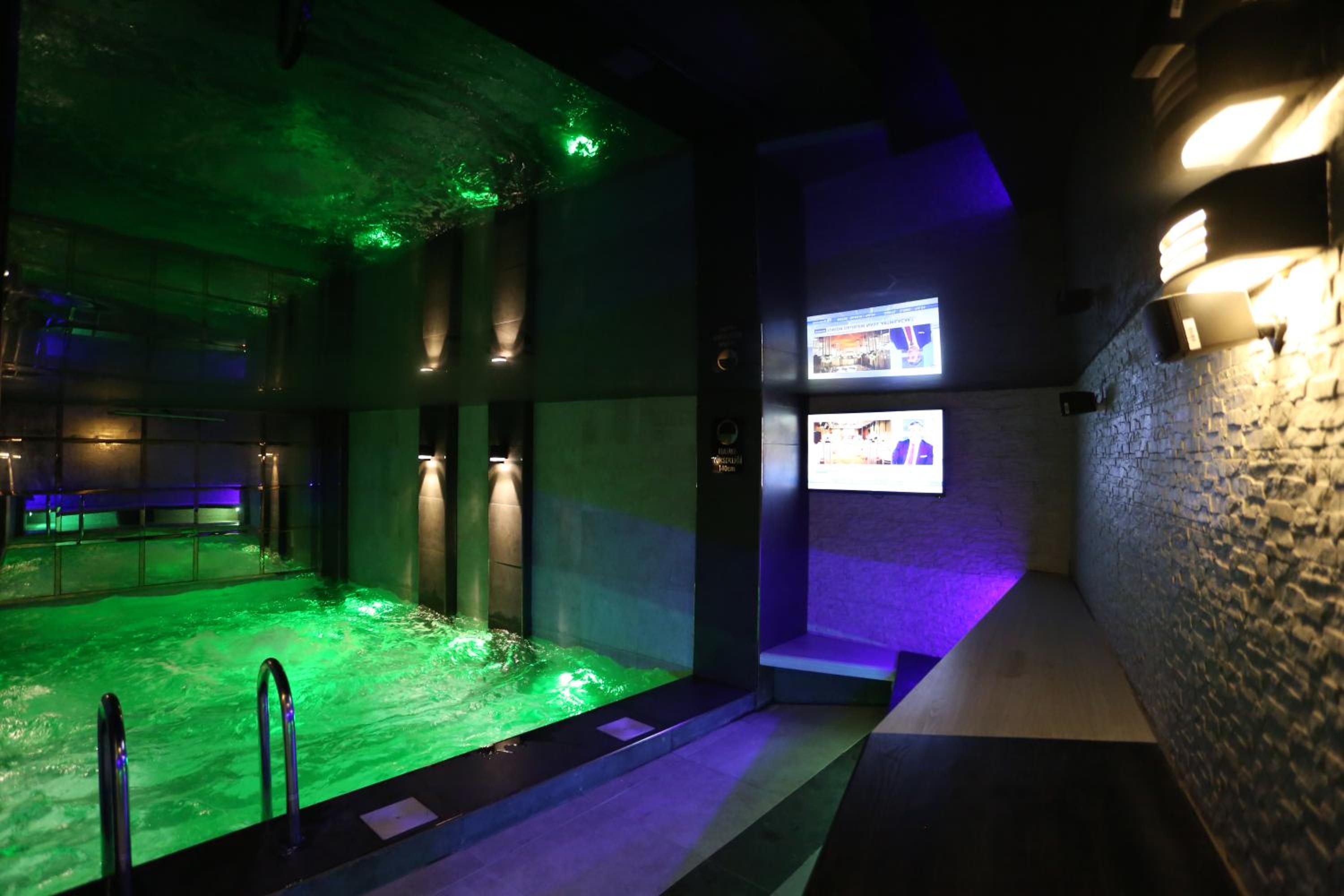 Life Corner Hotel - Image 38